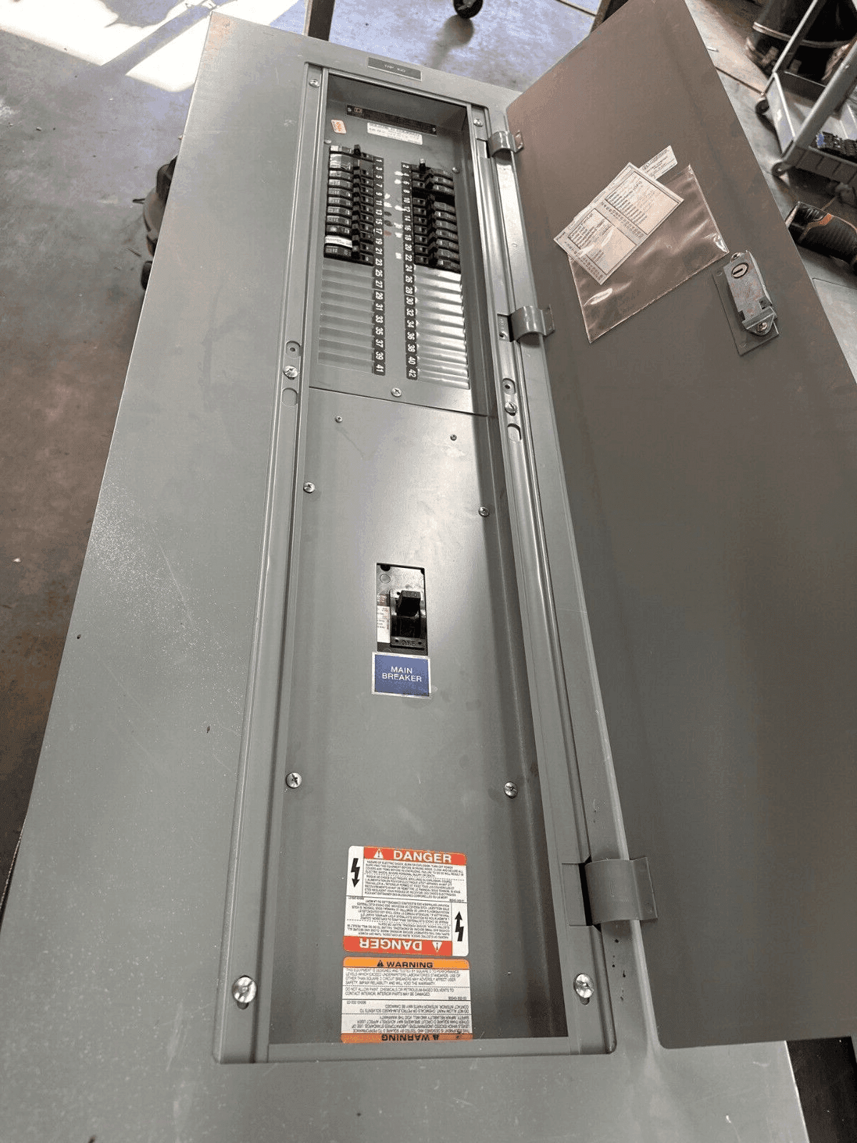 Square D NQOD442M225 Panel — image 1 of 11