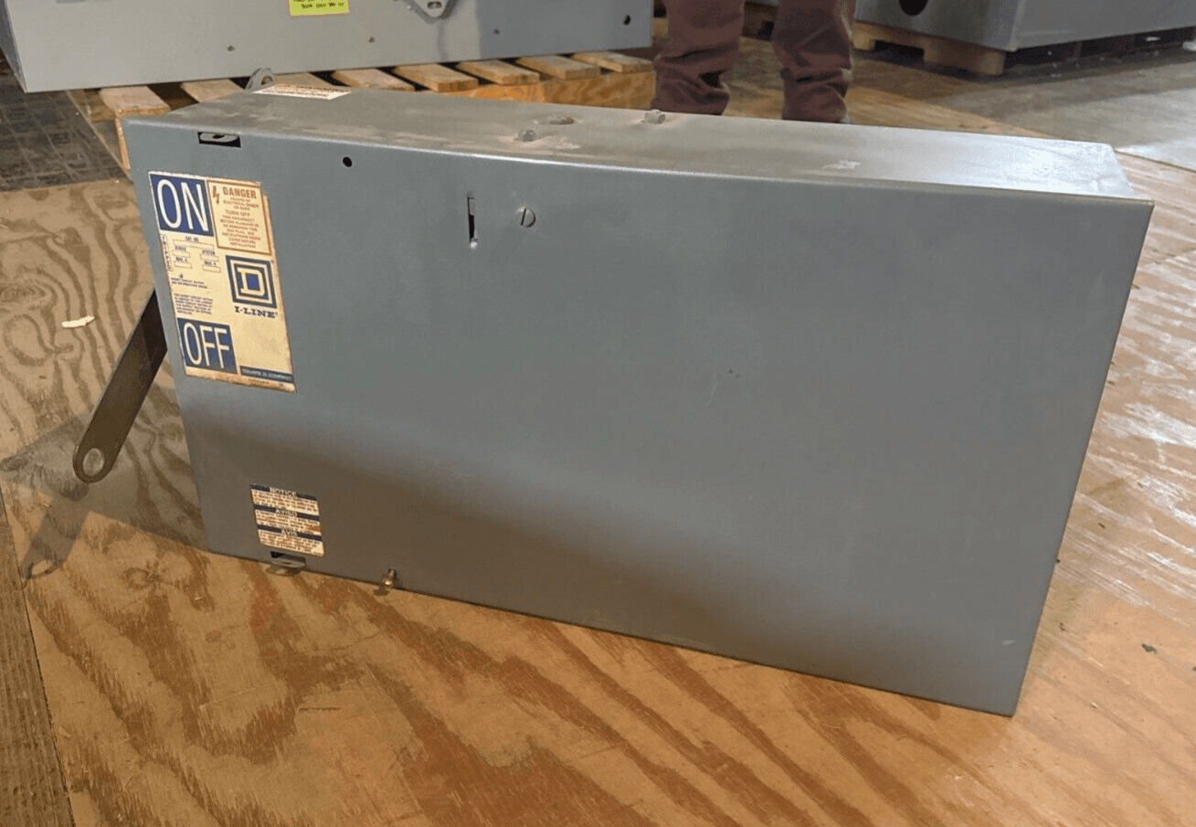 Square D PBLA36400G Disconnect — image 1 of 12