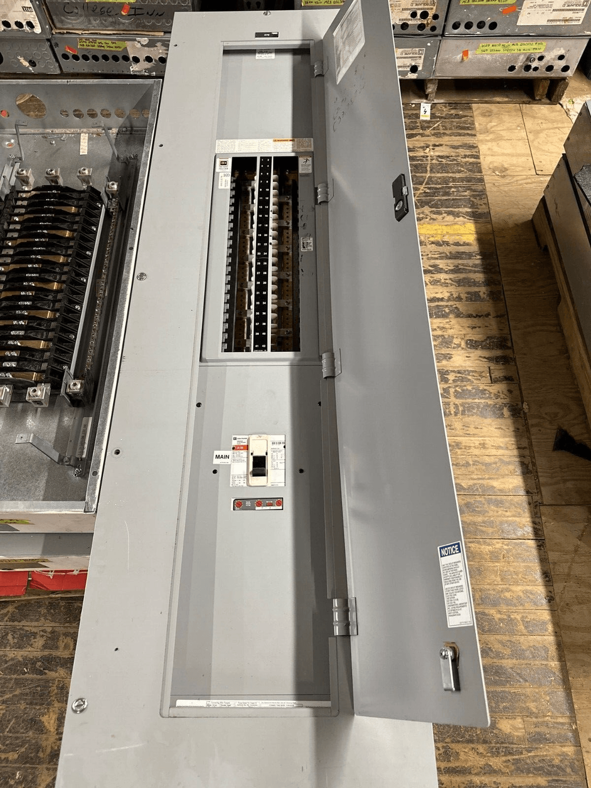 Cutler Hammer PRL1A Panelboard 250A 120/208V 3PH 4W 42Cir Indoor Encl P126 – image 1