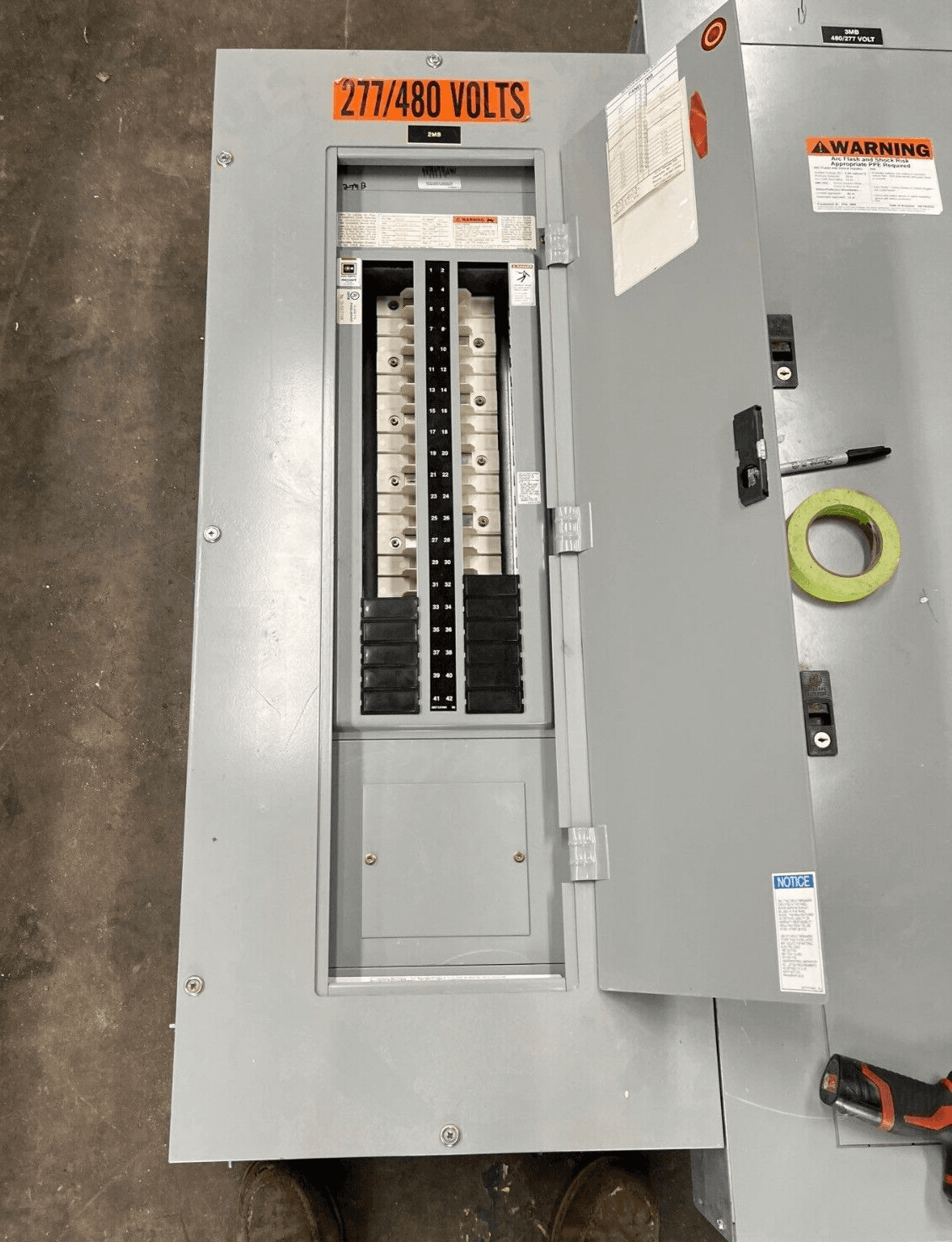 Eaton PRL2A Panelboard 225A 277/480V 3PH 4W Indoor Encl 42 Circuit MLO P601 – image 1