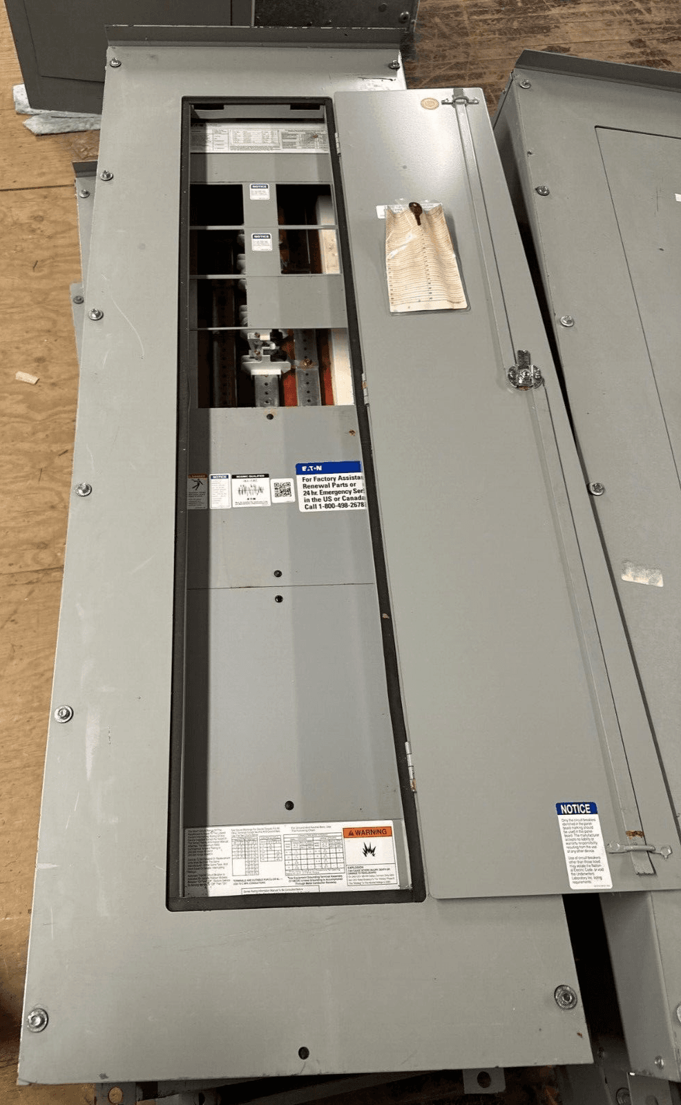 Eaton PRL3A Panelboard 400A 480Y/277V 3PH 4W 3R Outdoor Encl MLO P289 – image 1