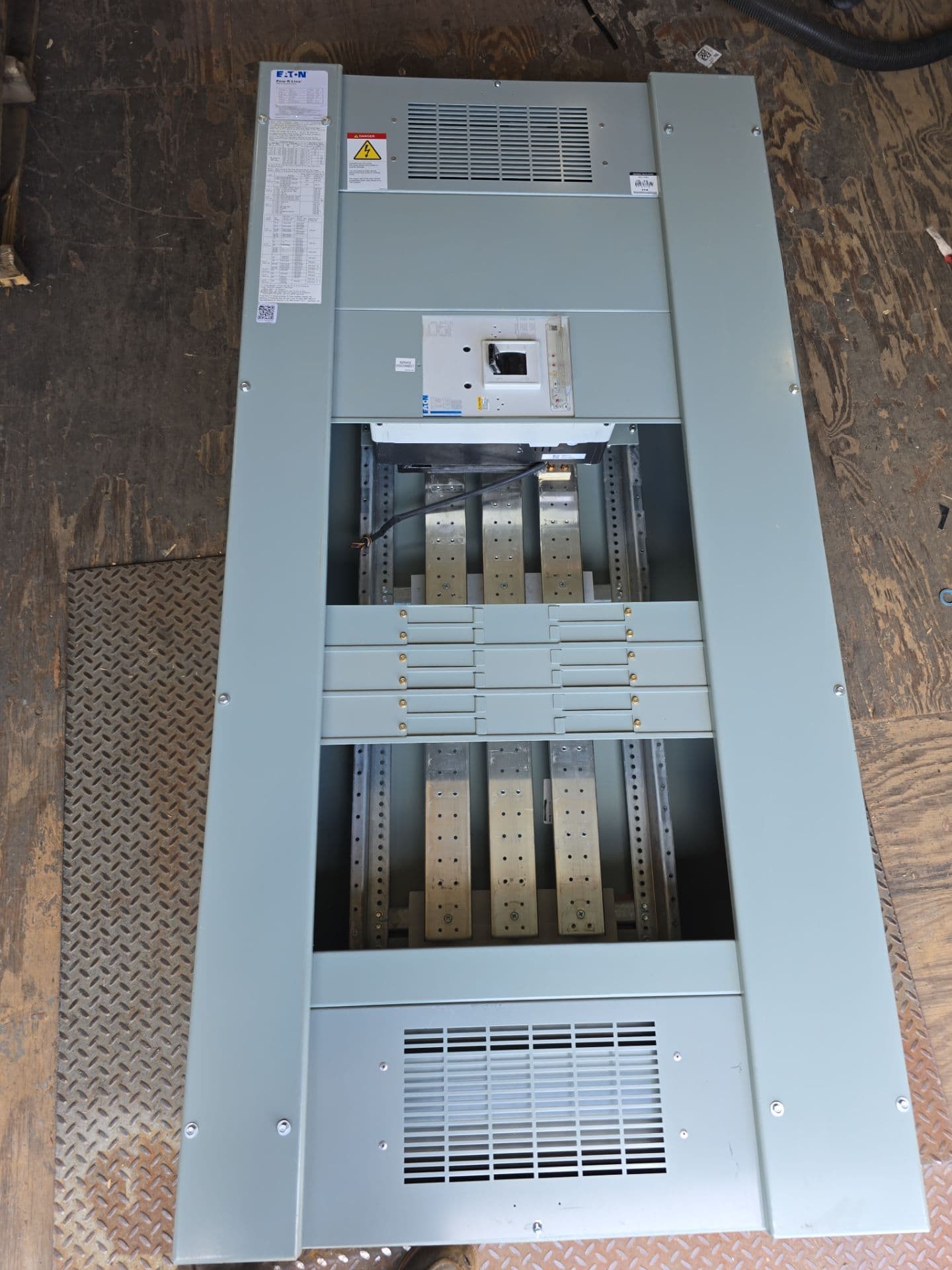 Eaton PRL4X Panel — image 1 of 8