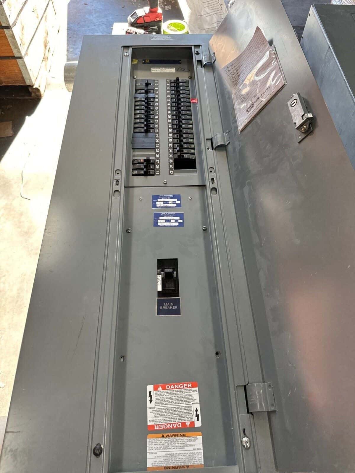 Square D Q2L3100 Panel — image 1 of 10