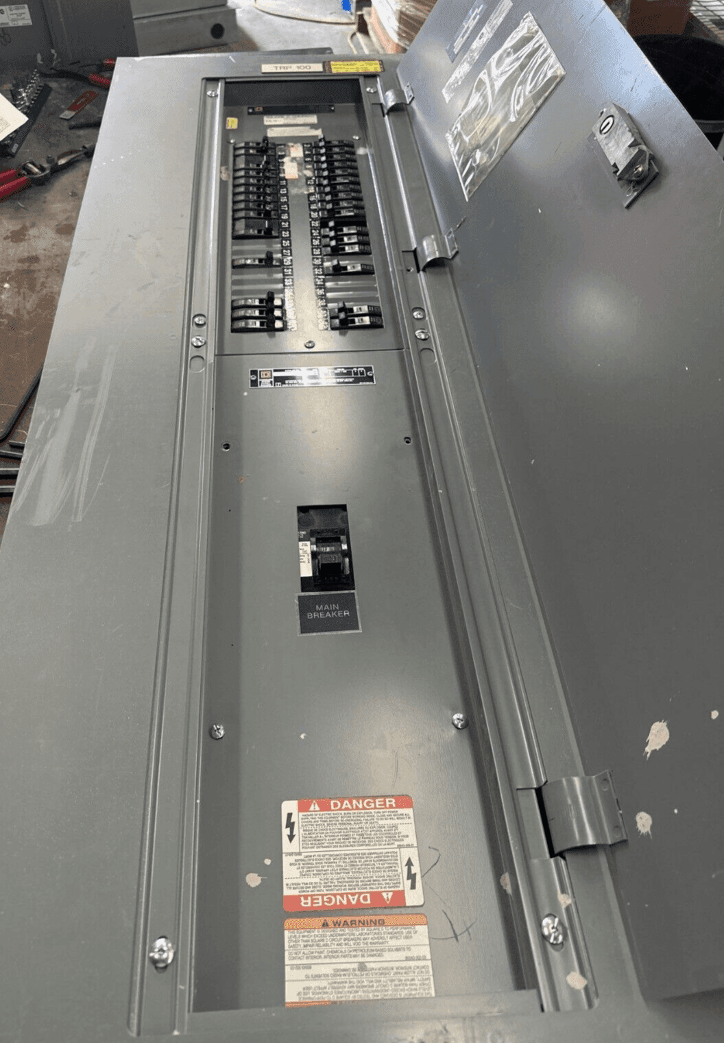 Square D Q2L3100 Panel — image 1 of 10
