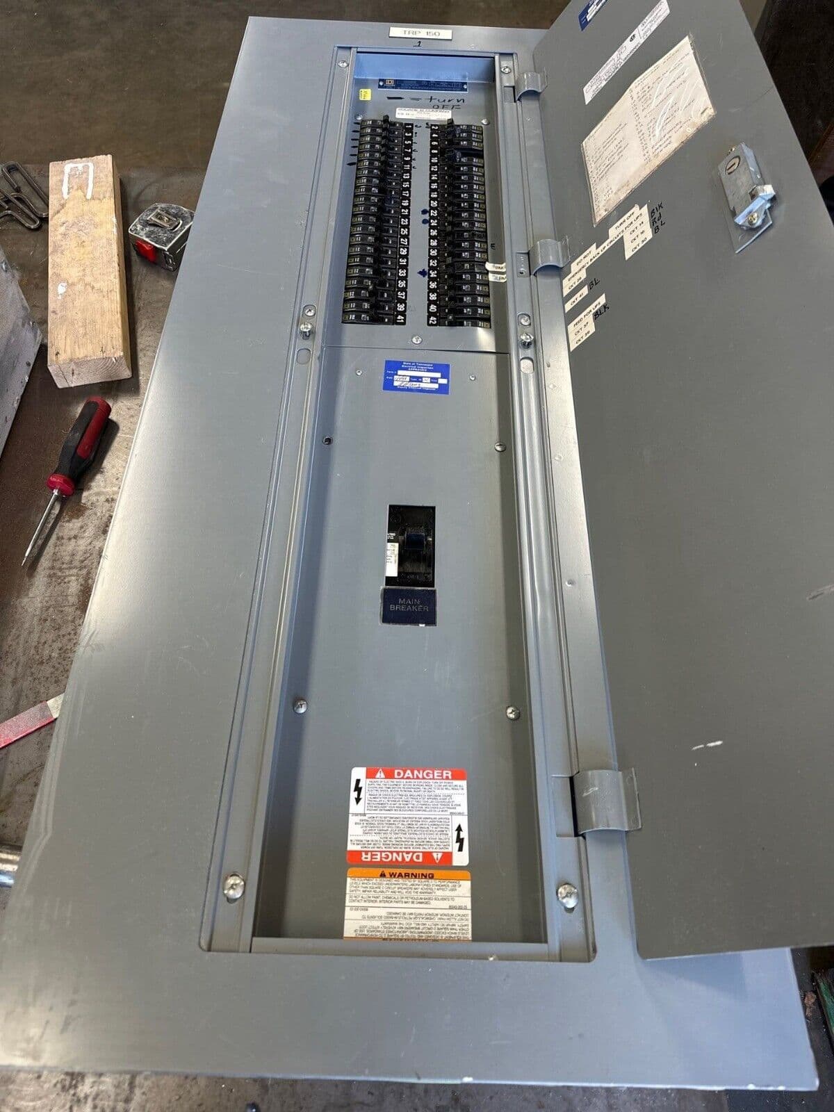 Square D NQOD Panelboard 225A 208Y/120V 3PH 42Cir 4W Indoor Encl P323 – image 1