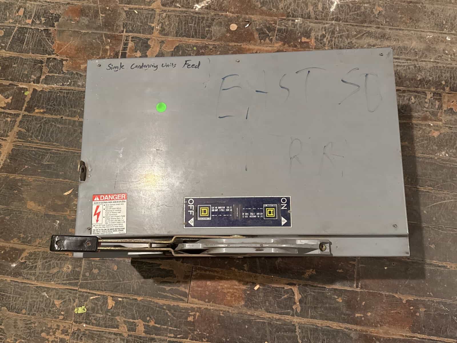 Square D QMB325W Disconnect — image 1 of 8