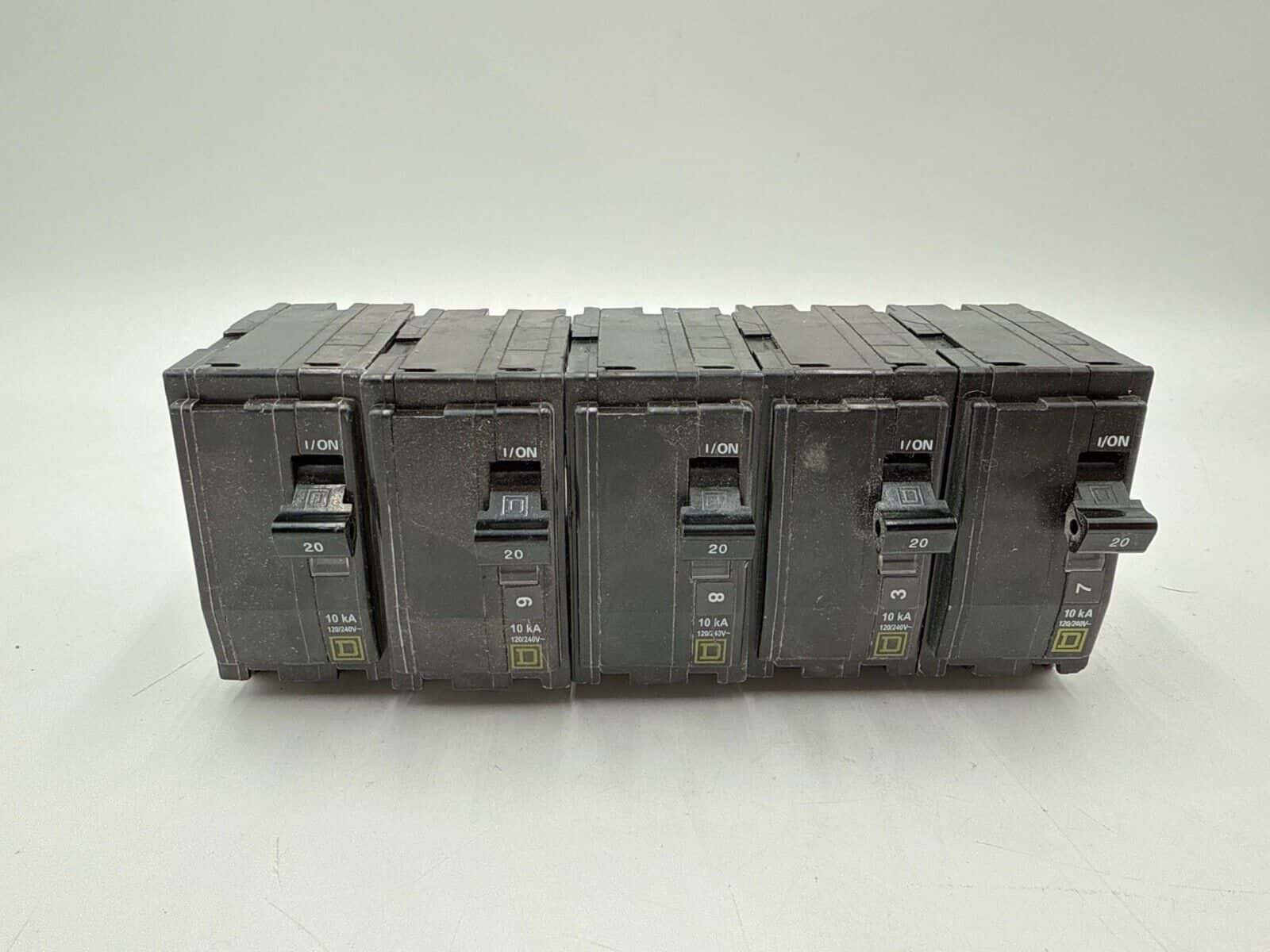 Square D QO220 Circuit Breaker — image 1 of 6