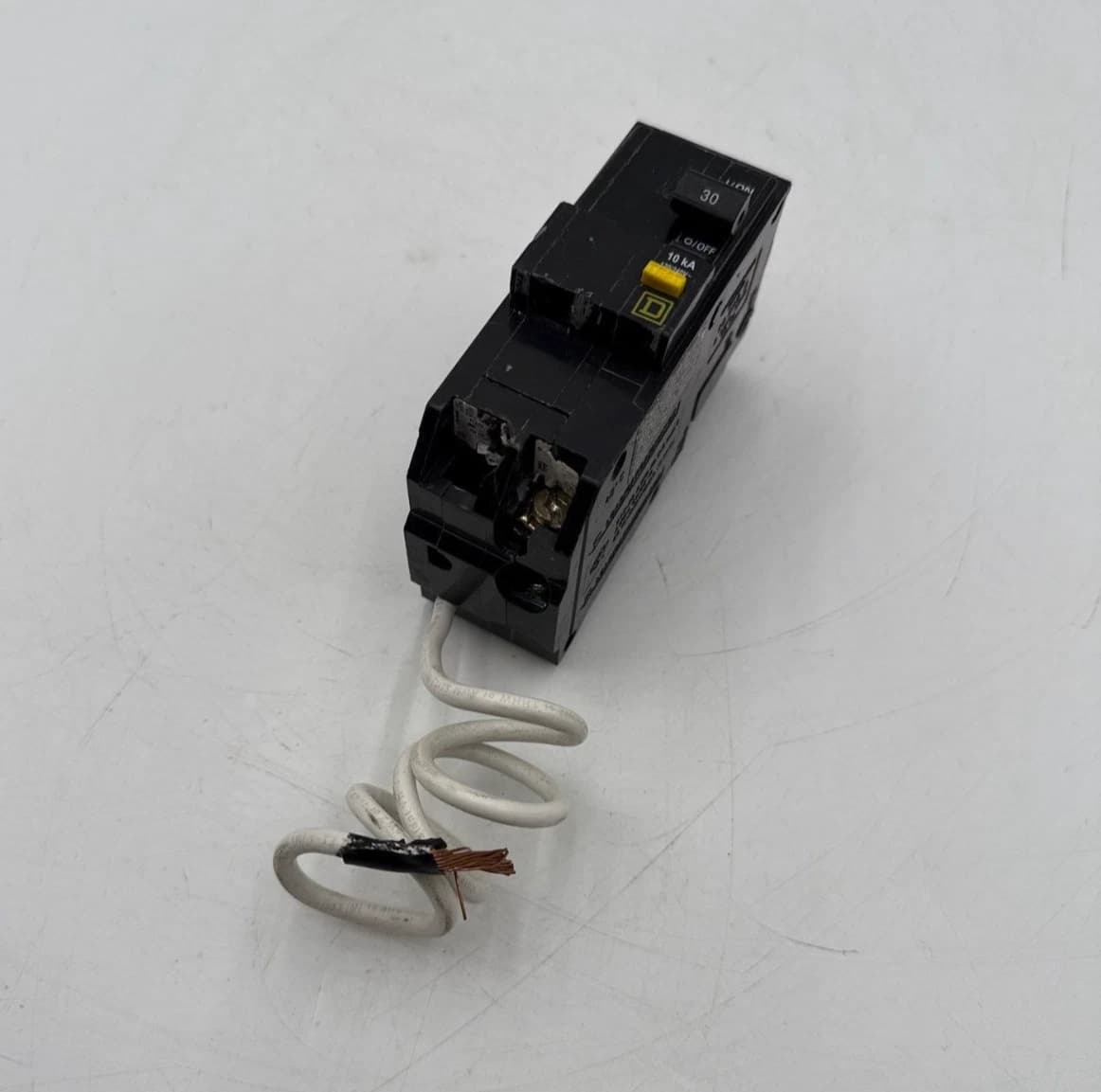 Square D QO230GFI Circuit Breaker 30A 2P 120/240V 1PH 10kA QO Plug On 30 Amp – image 1