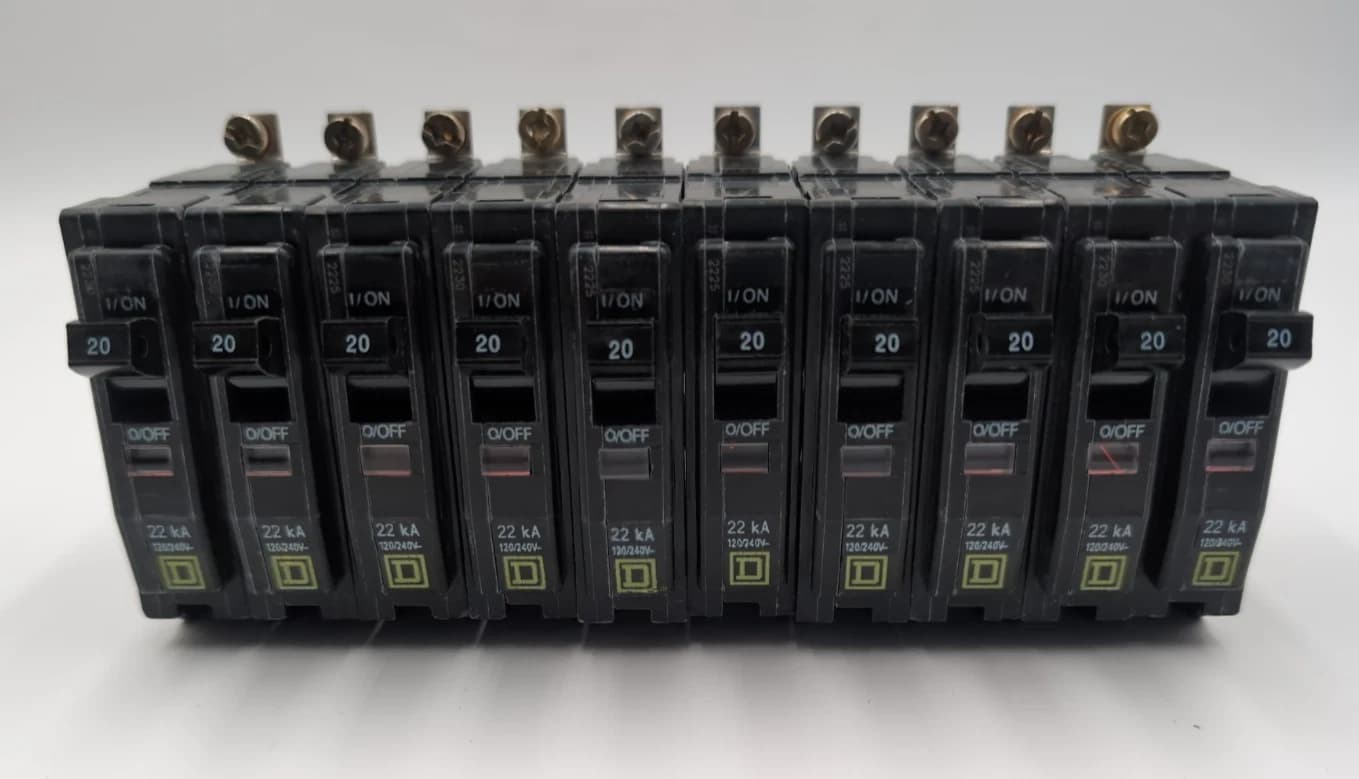 10PC Lot Square D QOB120VH Circuit Breaker 20A 120/240V 1P 22kA Bolt on 20 Amp – image 1