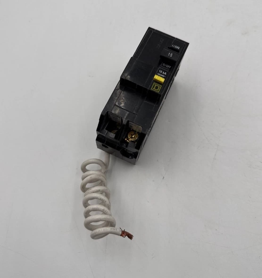 Square D QOB215GFI Circuit Breaker — image 1 of 6