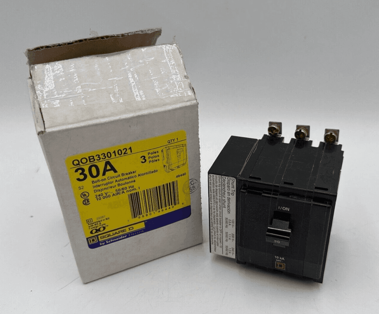 Square D QOB3301021 Circuit Breaker — image 1 of 8
