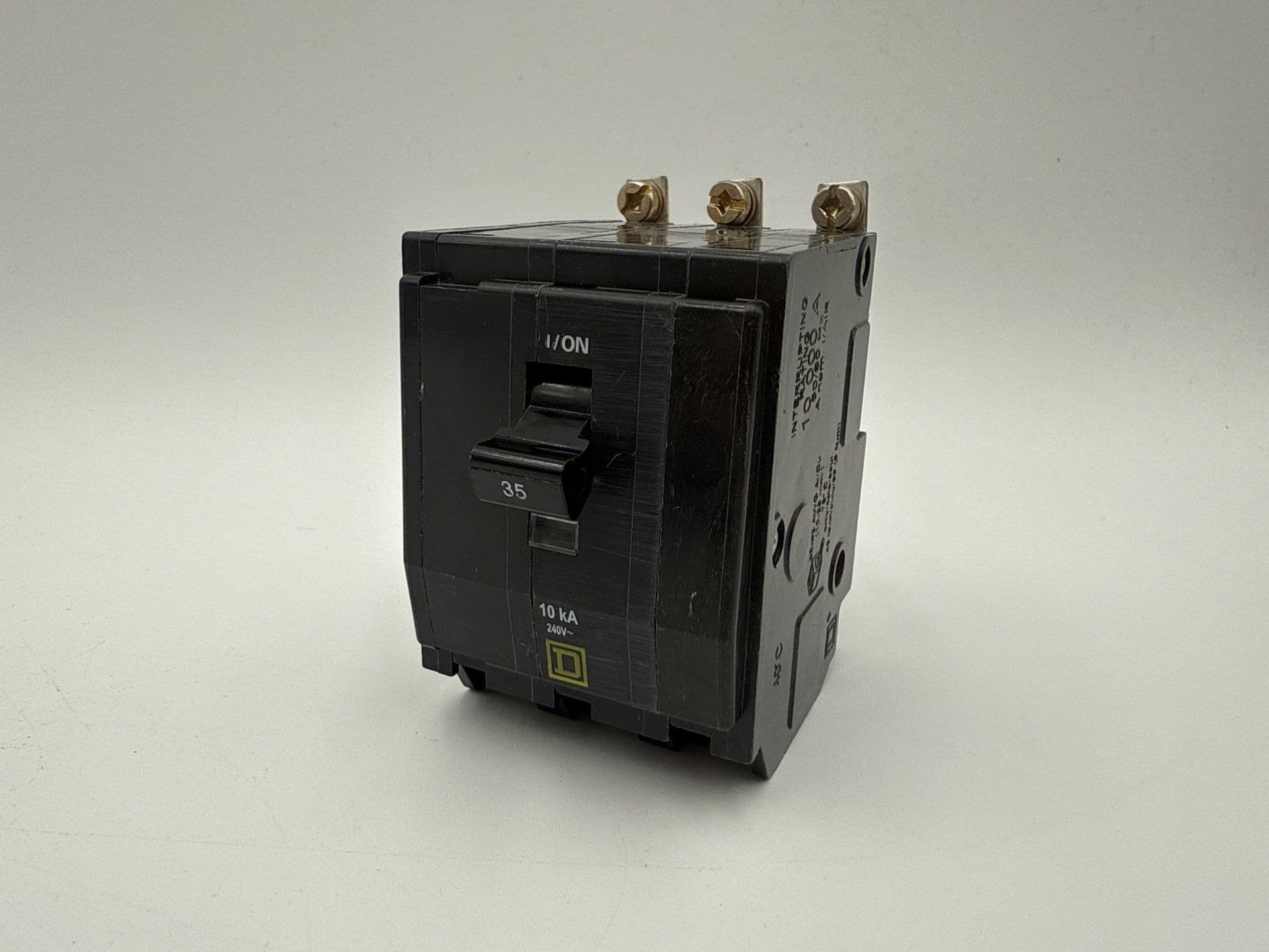 Square D QOB335 Circuit Breaker 35A 3P 240V QOB Bolt On 35 Amp 3 Pole – image 1