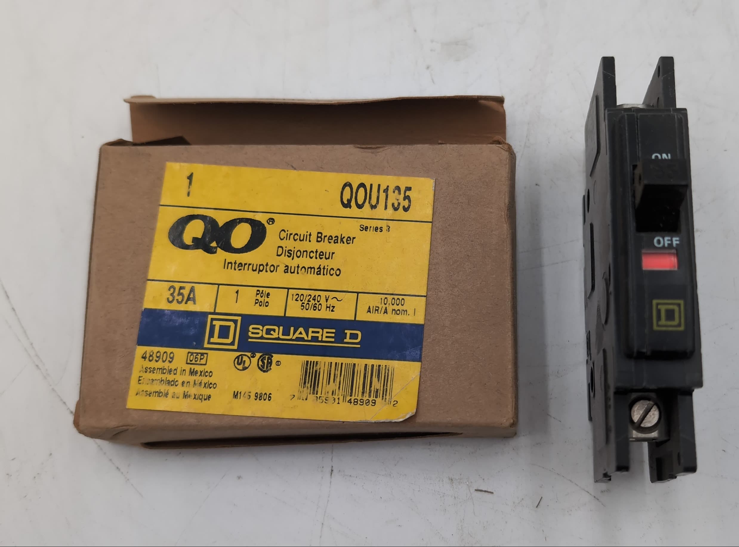 Square D QOU135 35A 1P 120/240V Circuit Breaker NEW – image 1