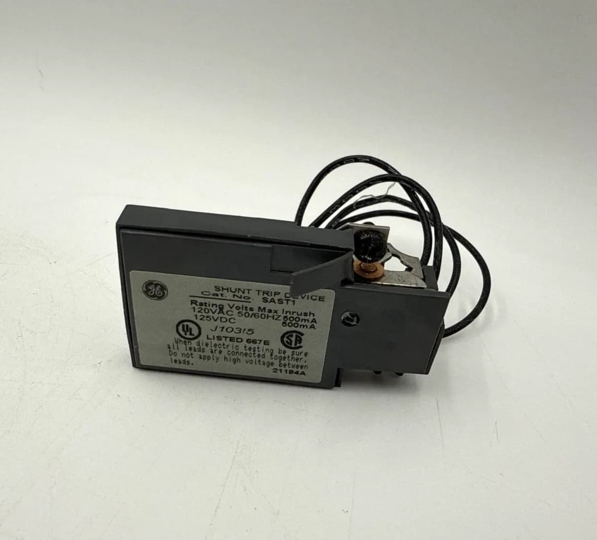 GE SAST1 Circuit Breaker Accessory — image 1 of 5