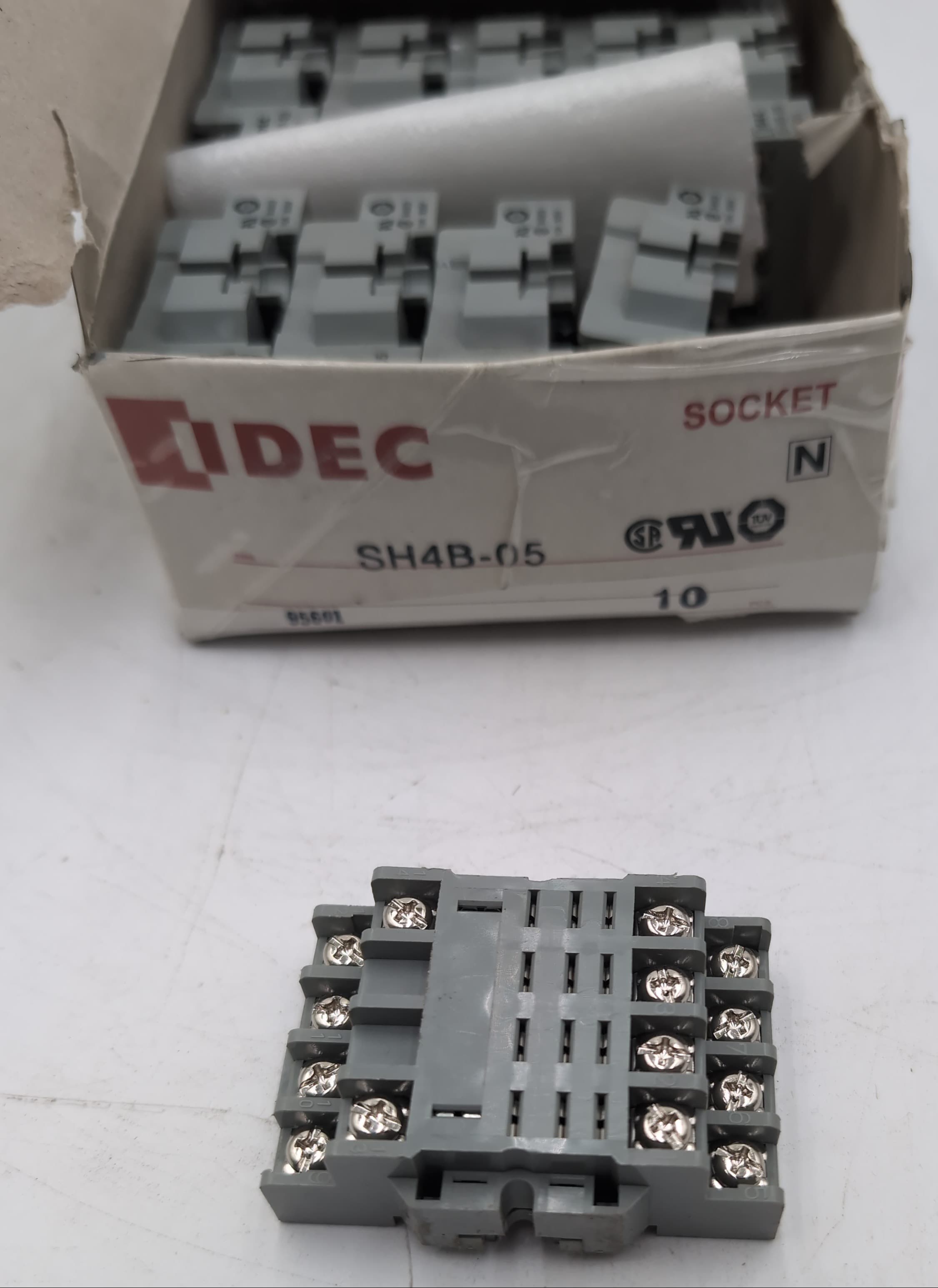 LOT of 10 NEW IDEC SH4B-05 Relay Socket Base 4-Pole 14-Pin 10A DIN Mount – image 1