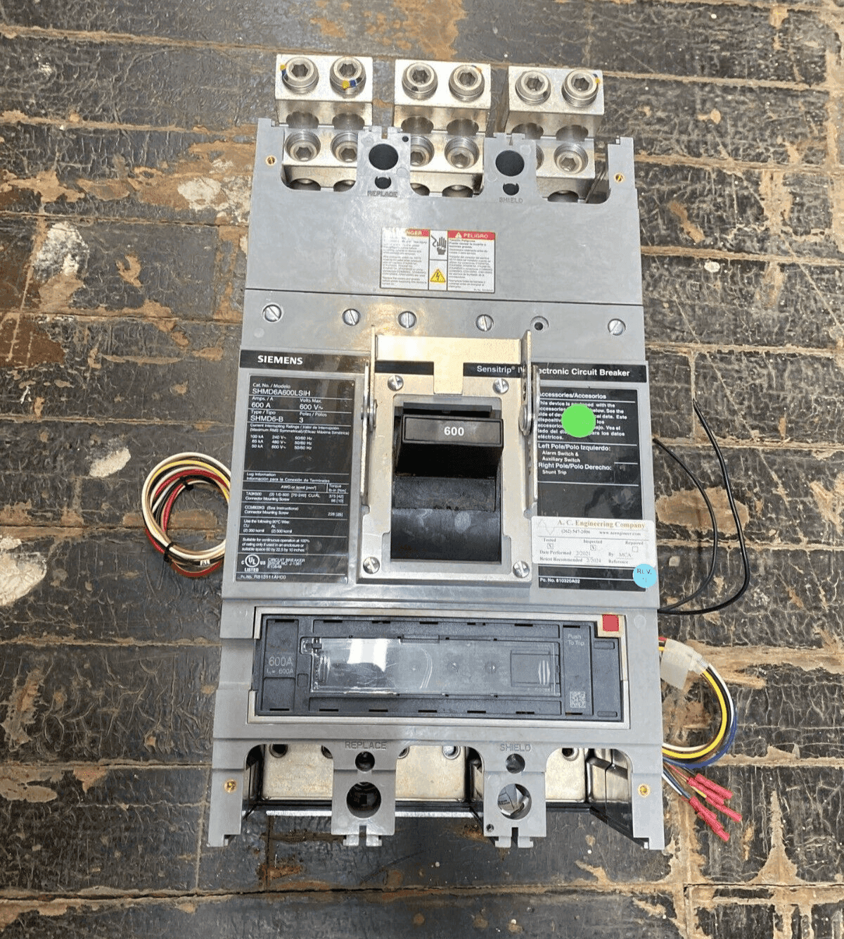 Siemens SHMD6A600LSIH Circuit Breaker — image 1 of 12