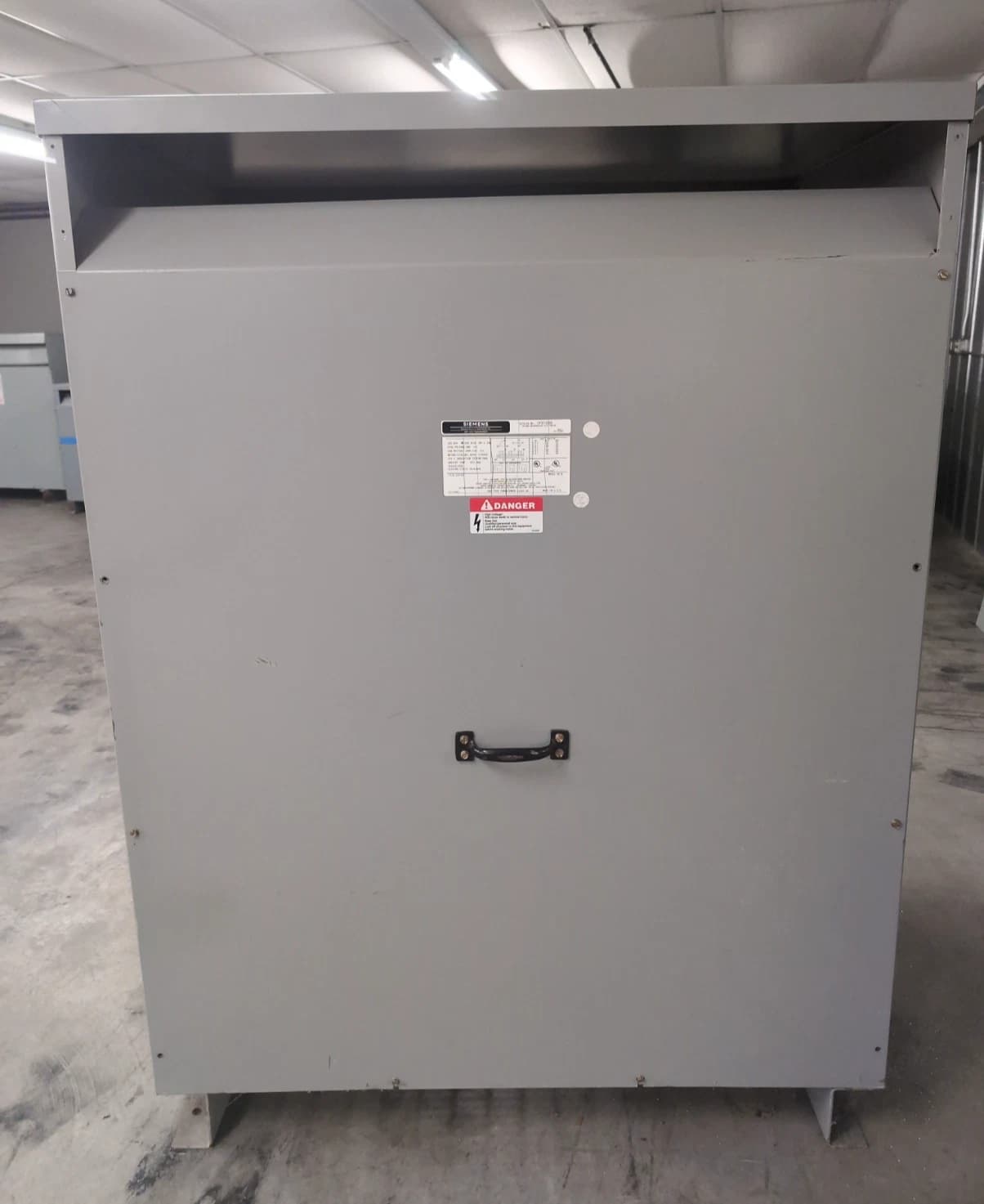 Siemens 3F3Y300C Dry Type Transformers — image 1 of 10