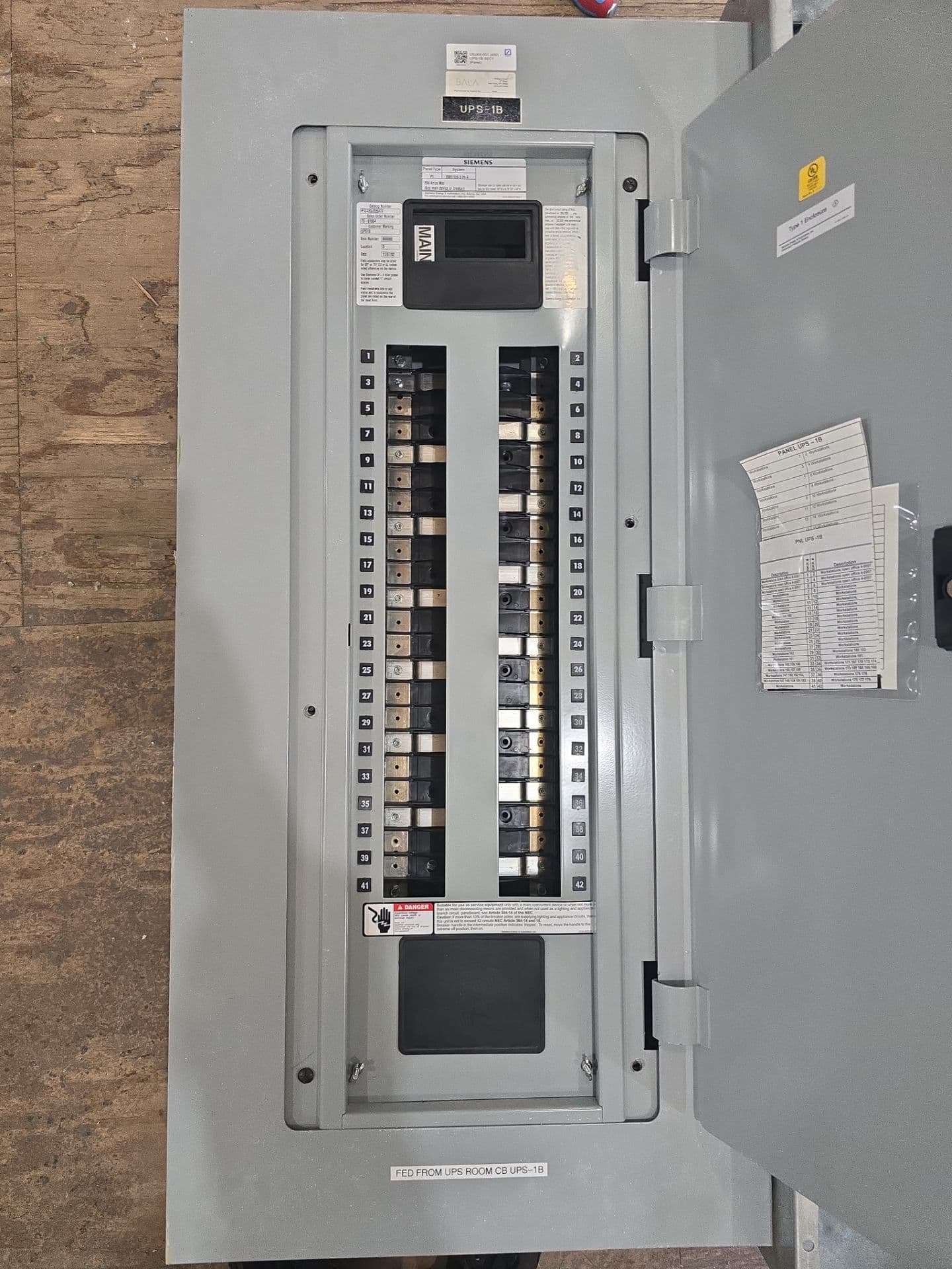 Siemens P1 P1C42QH225ATF Panelboard 225A 208/120V 3PH 4W 225 Amp Panel 42Cir MCB – image 1