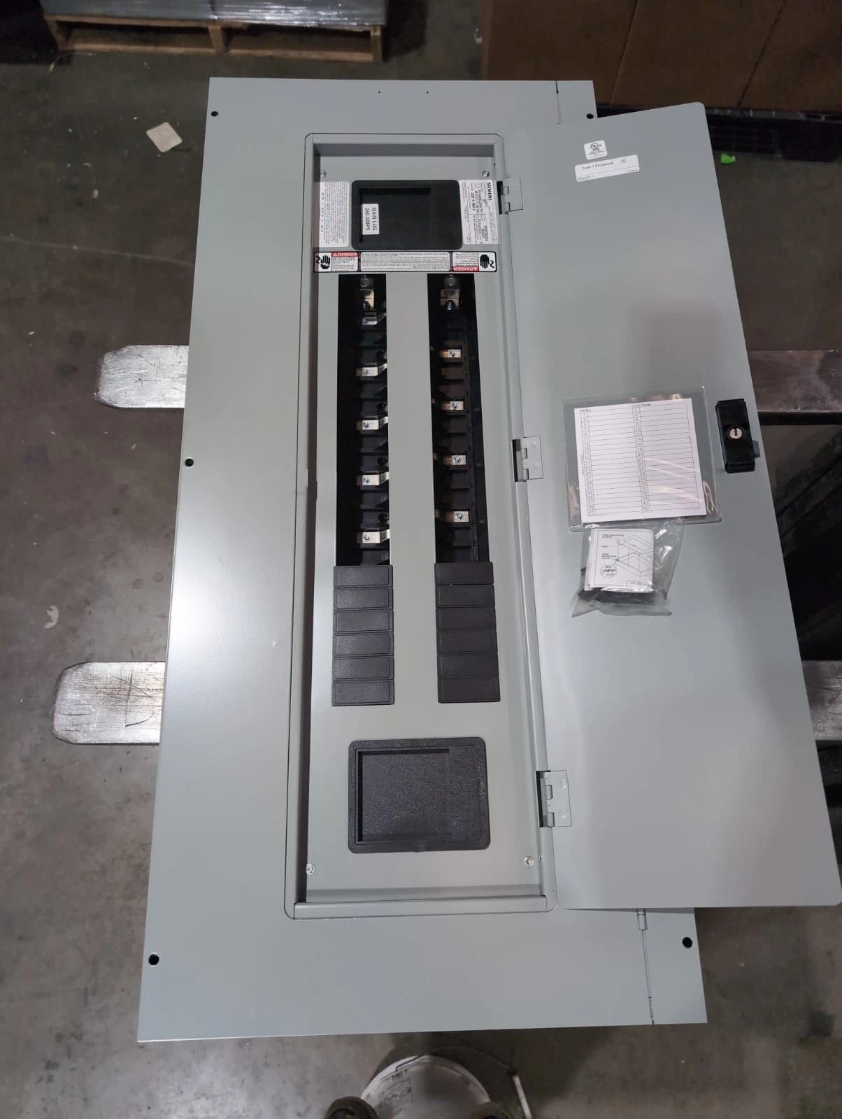 Siemens P1 Panelboard 250A 480/277V 3PH MLO Panel 250 Amp 42 Cir P1E42ML250ATST – image 1