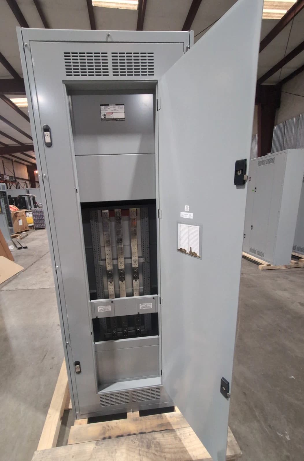 Siemens P5 Panelboard P5E90ML800ATS 800A 480/277V 3PH 4W MLO Panel 800 Amp