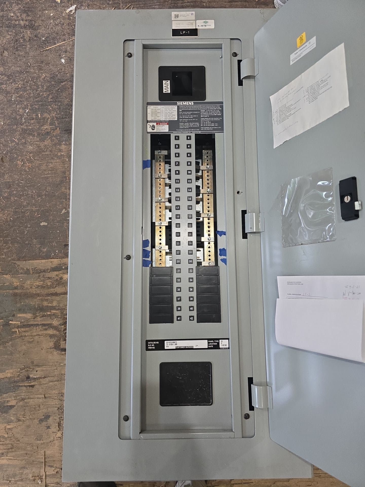 Siemens SE SEE42E6100ATS Panelboard 100A 480/277V 3PH 4W MCB 100 Amp Panel 42Cir – image 1