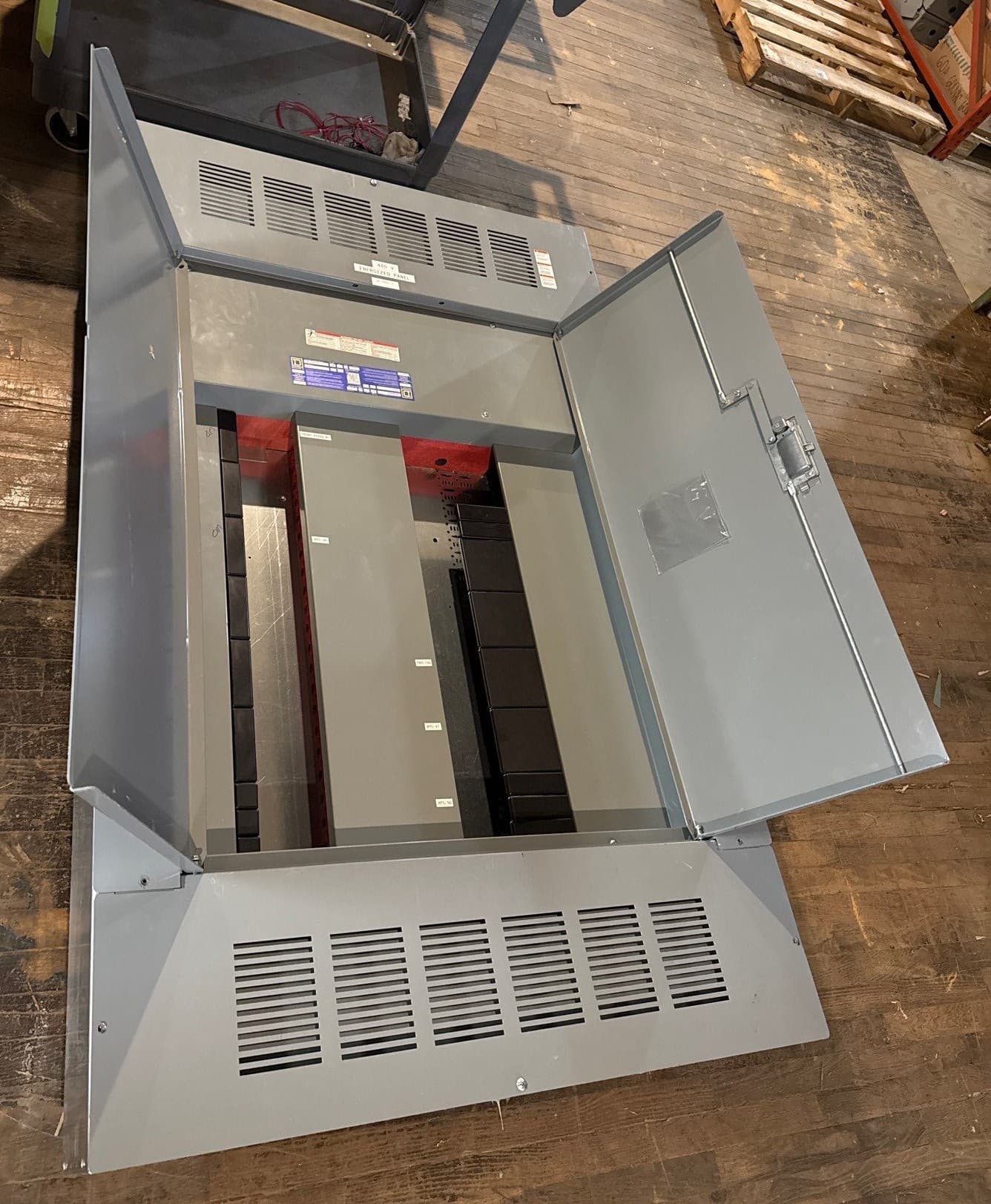 Square D HCP I-Line Panelboard 800A 480/277V 3PH 4W 800 Amp Panel MLO 42 Cir HC4268DB – image 1