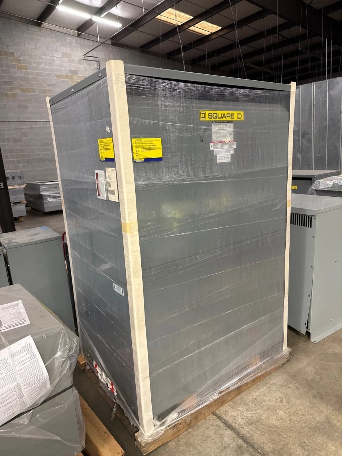 Square D EE500T76H Dry Type Transformers — image 1 of 9