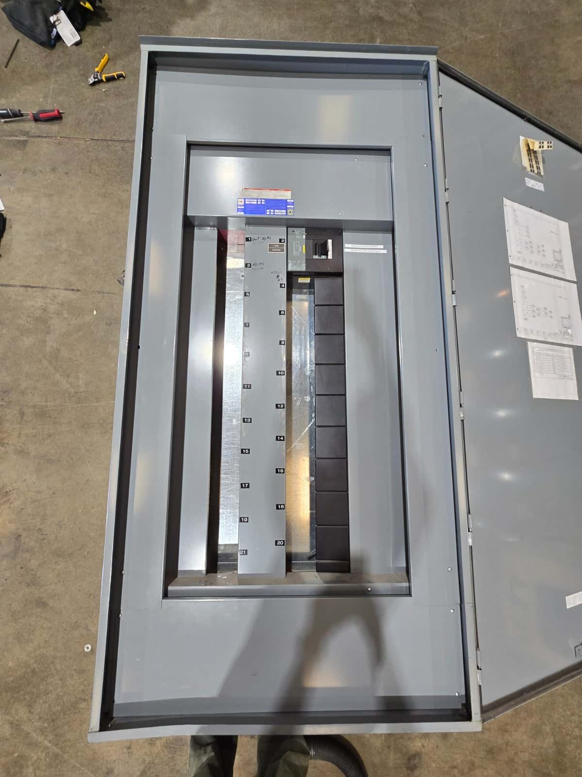 Square D SQD-ILINE-SP165 Panel — image 1 of 12