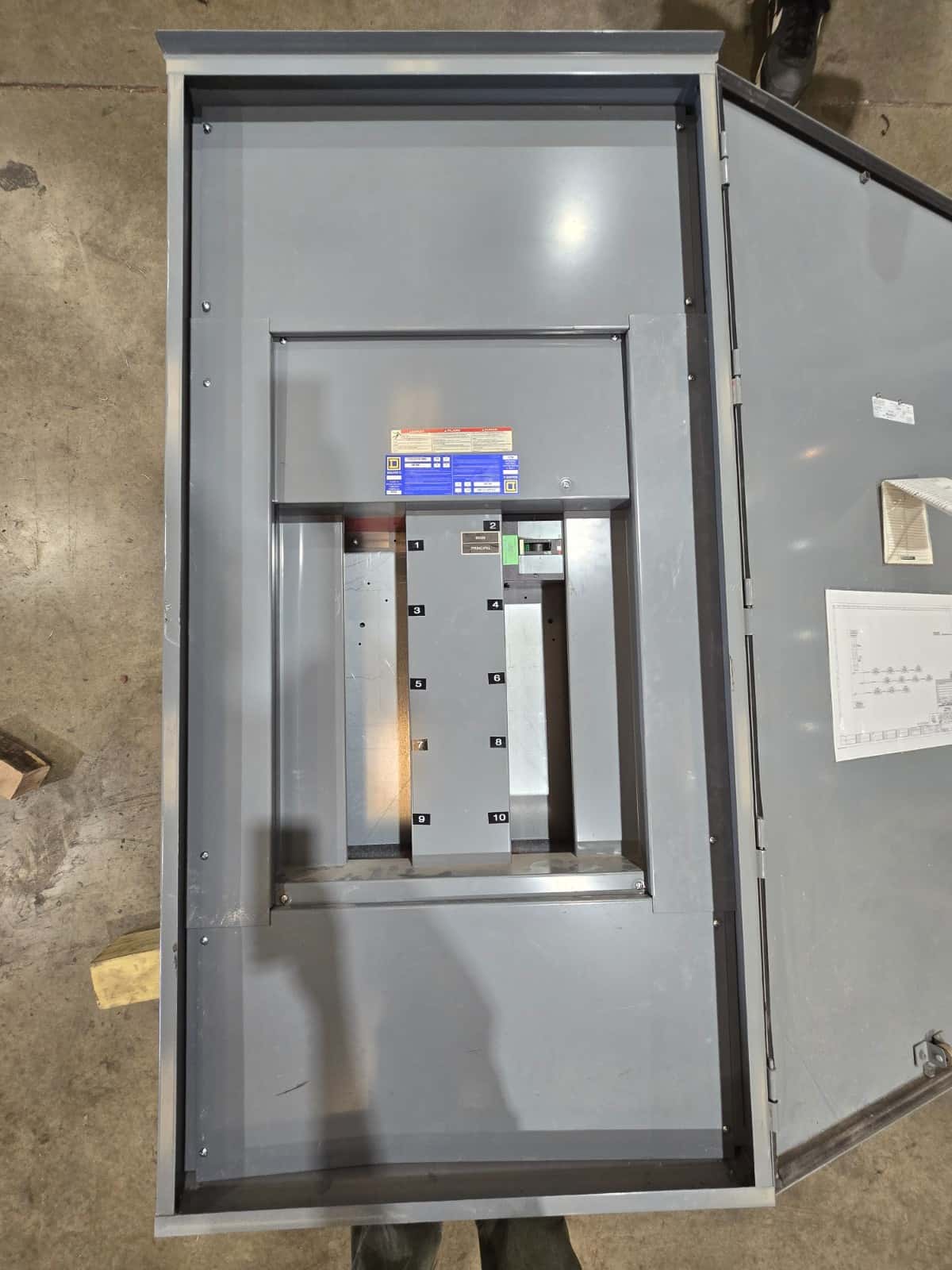 Square D SQD-ILINE-SP167 Panel — image 1 of 12