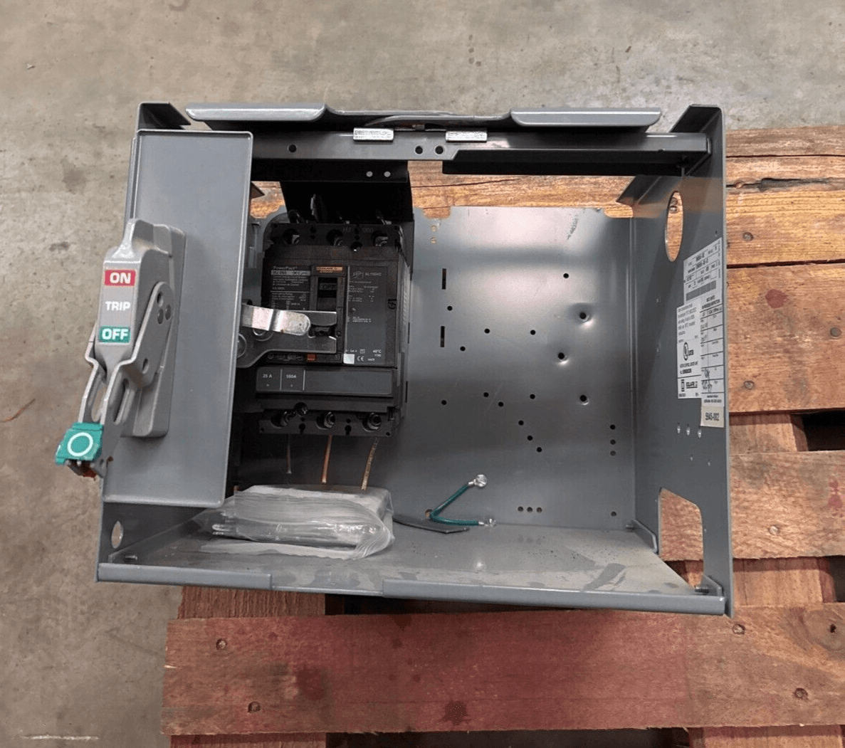 Square D HJL36025 MCC Bucket Accessories — image 1 of 4