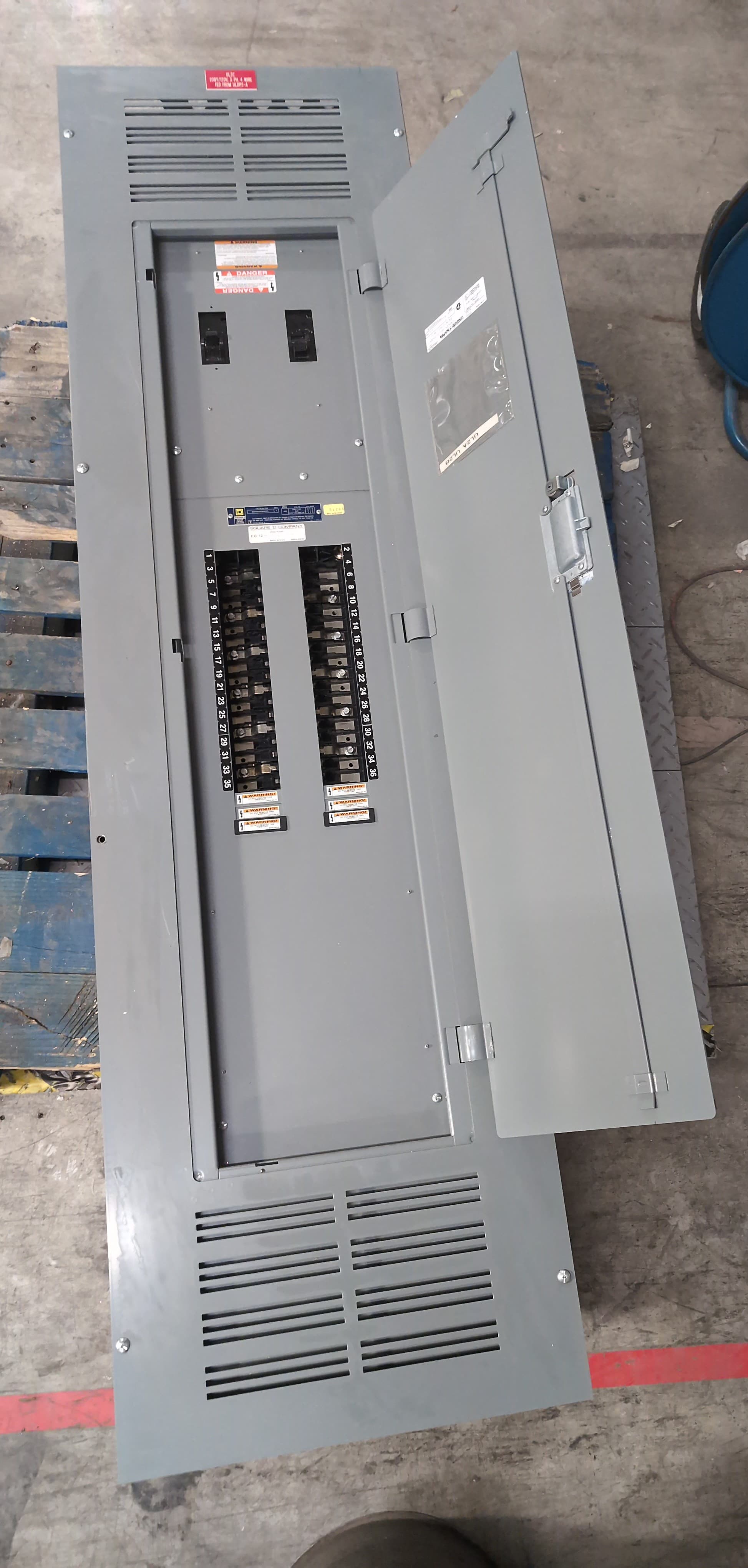 Square D NQOD442L400TFL Panelboard 400A 208/120V 3PH 4W 42Cir MLO Panel Sub 200A – image 1