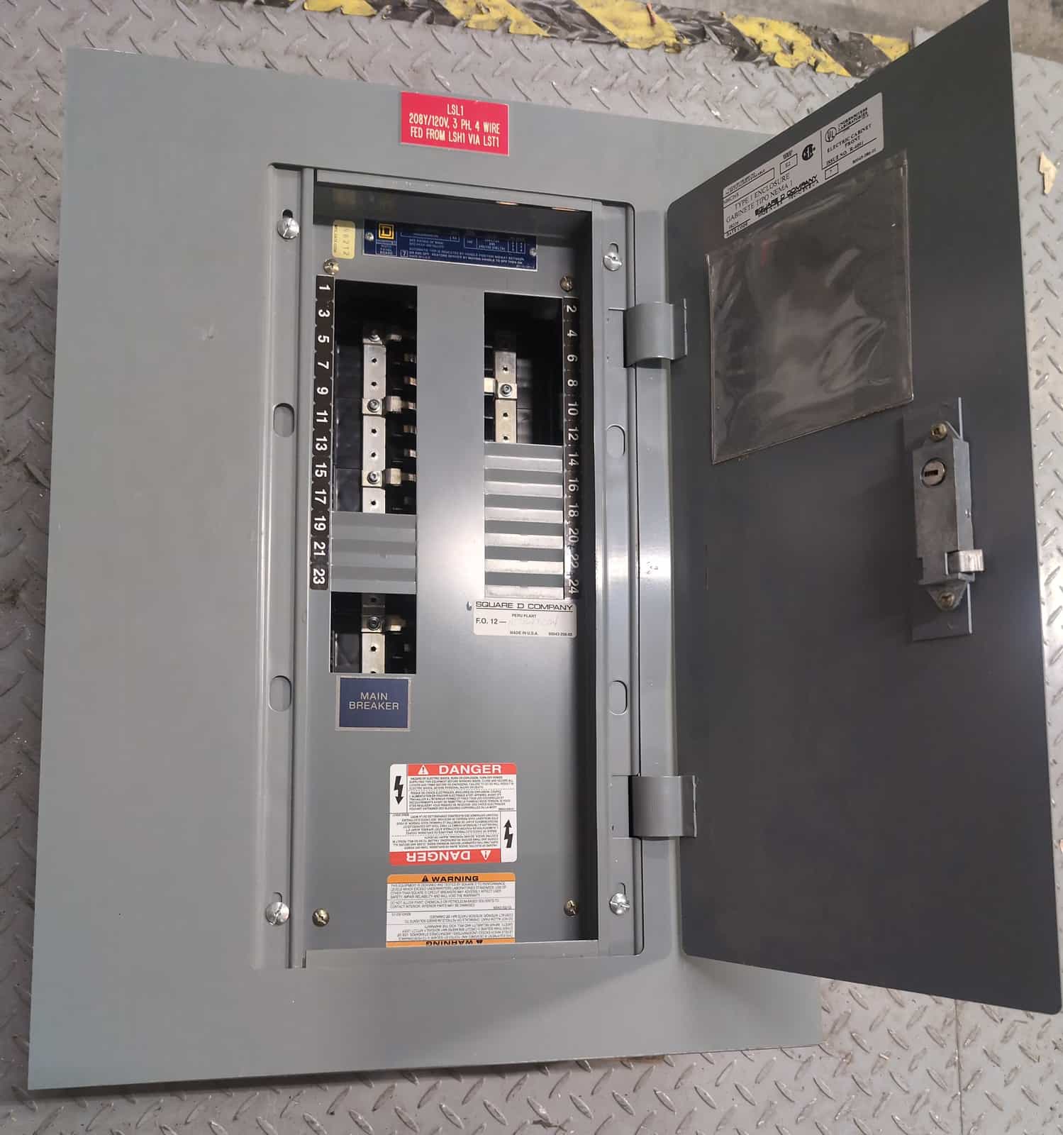 Square D NQOD424M100 Panelboard 100A 208/120V 3PH 24 Cir MCB Panel 100 Amp