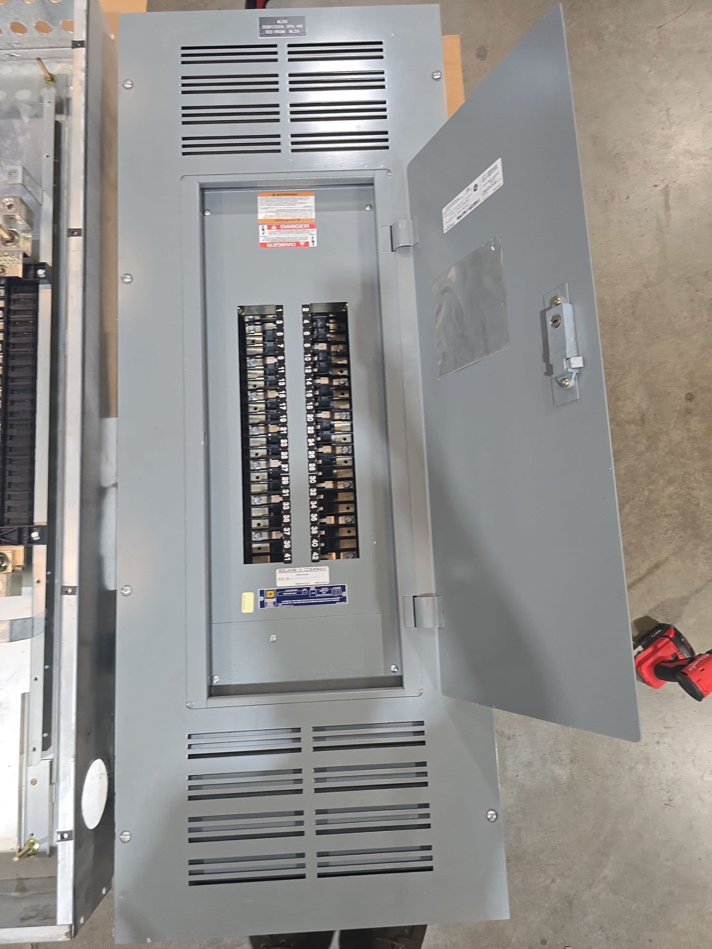 Square D NQOD442L400 Panelboard 400A 208Y/120V 4W 3PH 42 Cir 400 Amp MLO Panel – image 1