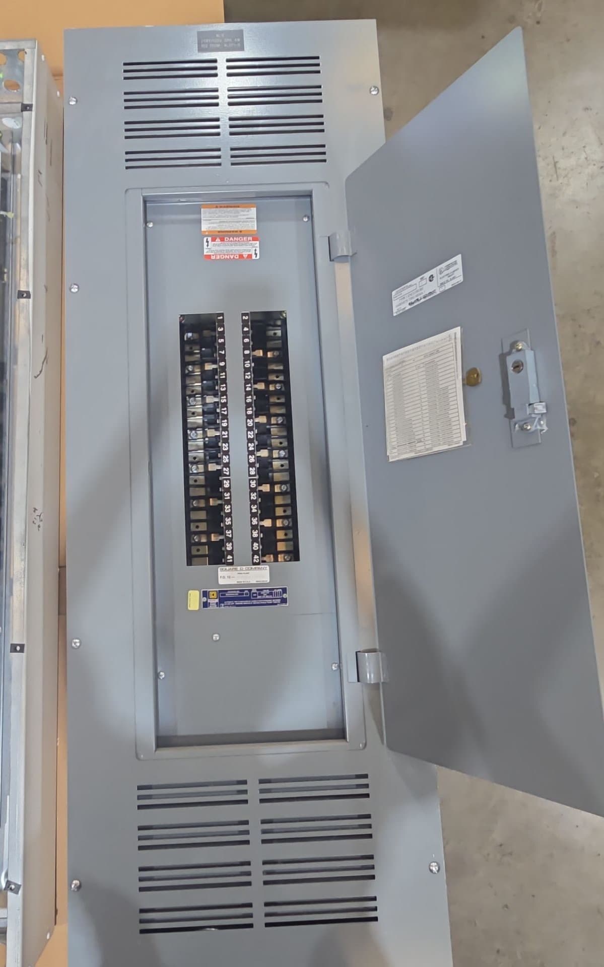 Square D NQOD442L400 Panelboard 400A 208Y/120V 4W 3PH MLO Panel 400 Amp 42 Cir – image 1