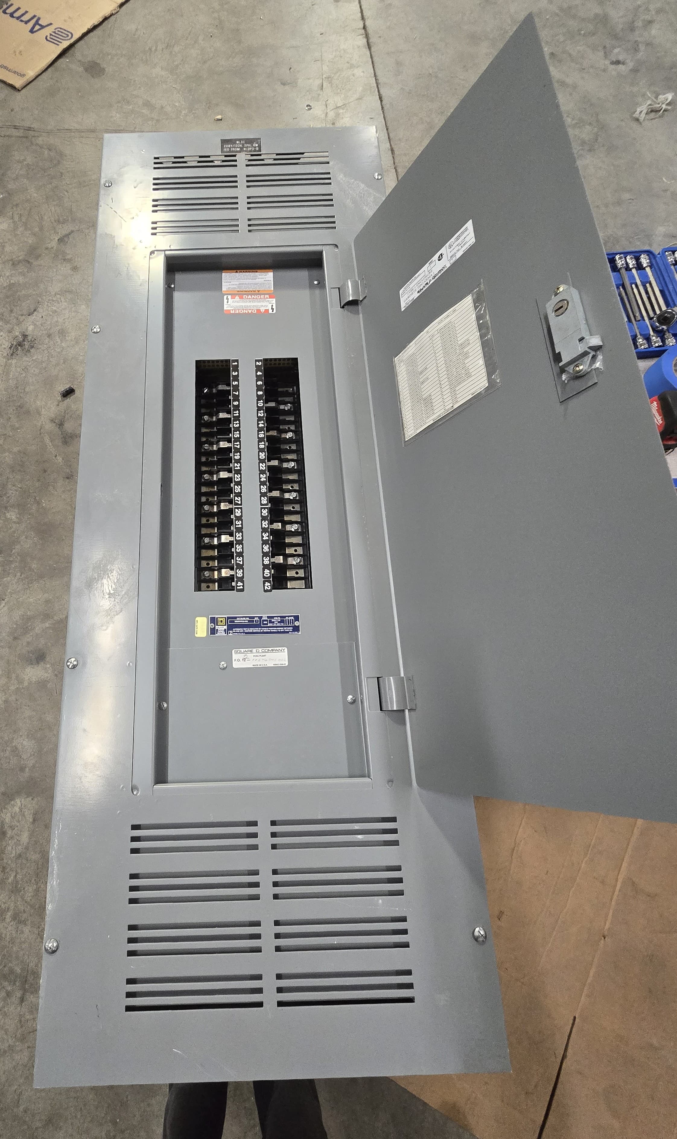 Square D NQOD442L400 Panelboard 400A 208Y/120V 3PH 4W 42 Cir 400 Amp MLO Panel – image 1