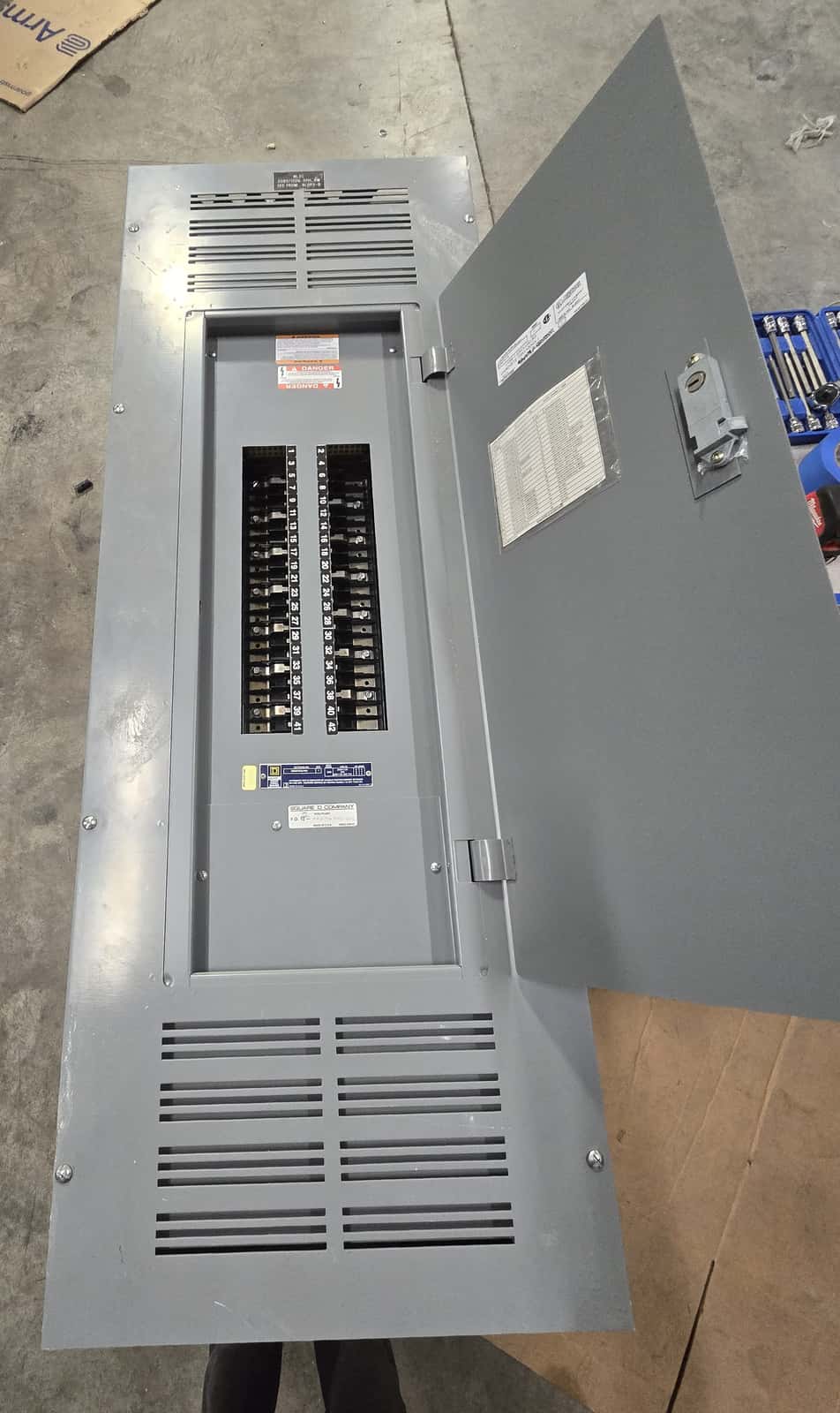 Square NQOD442L400 Panel — image 1 of 12