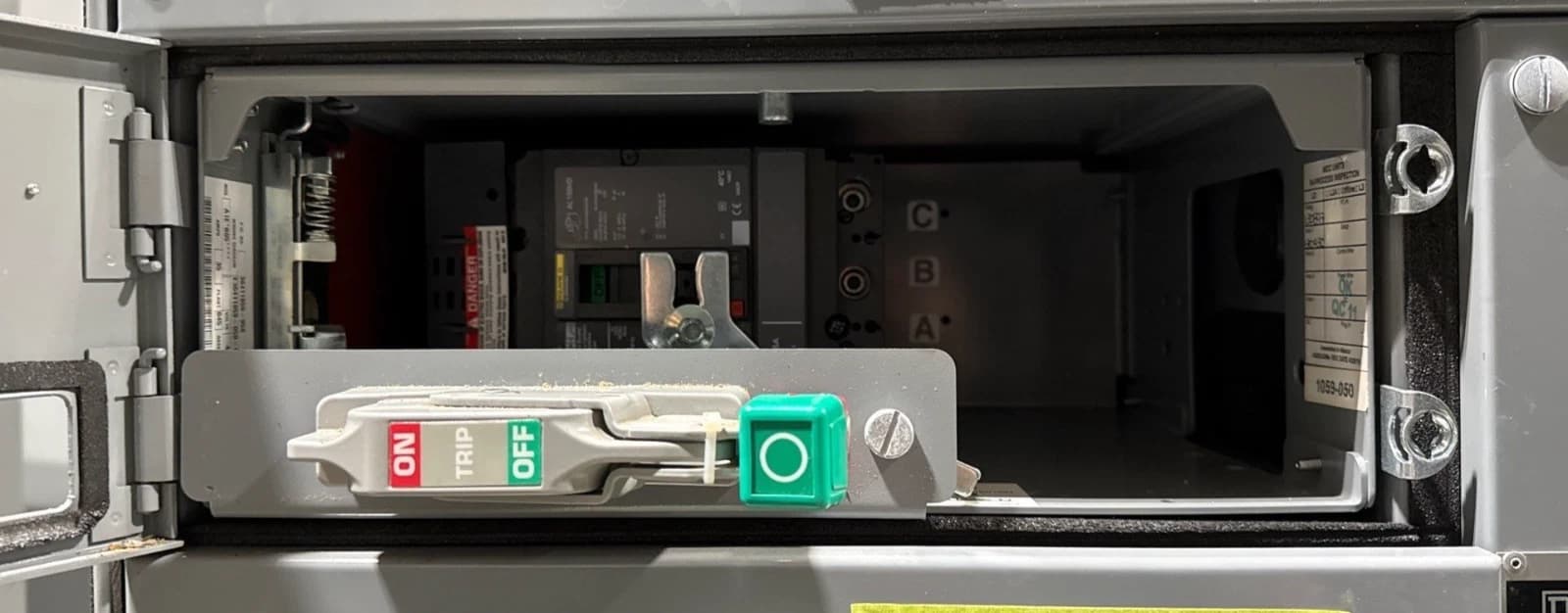 6" Square D Model 6 35A MCC Feeder Bucket 35 Amp HJL36035 Breaker HJL – image 1