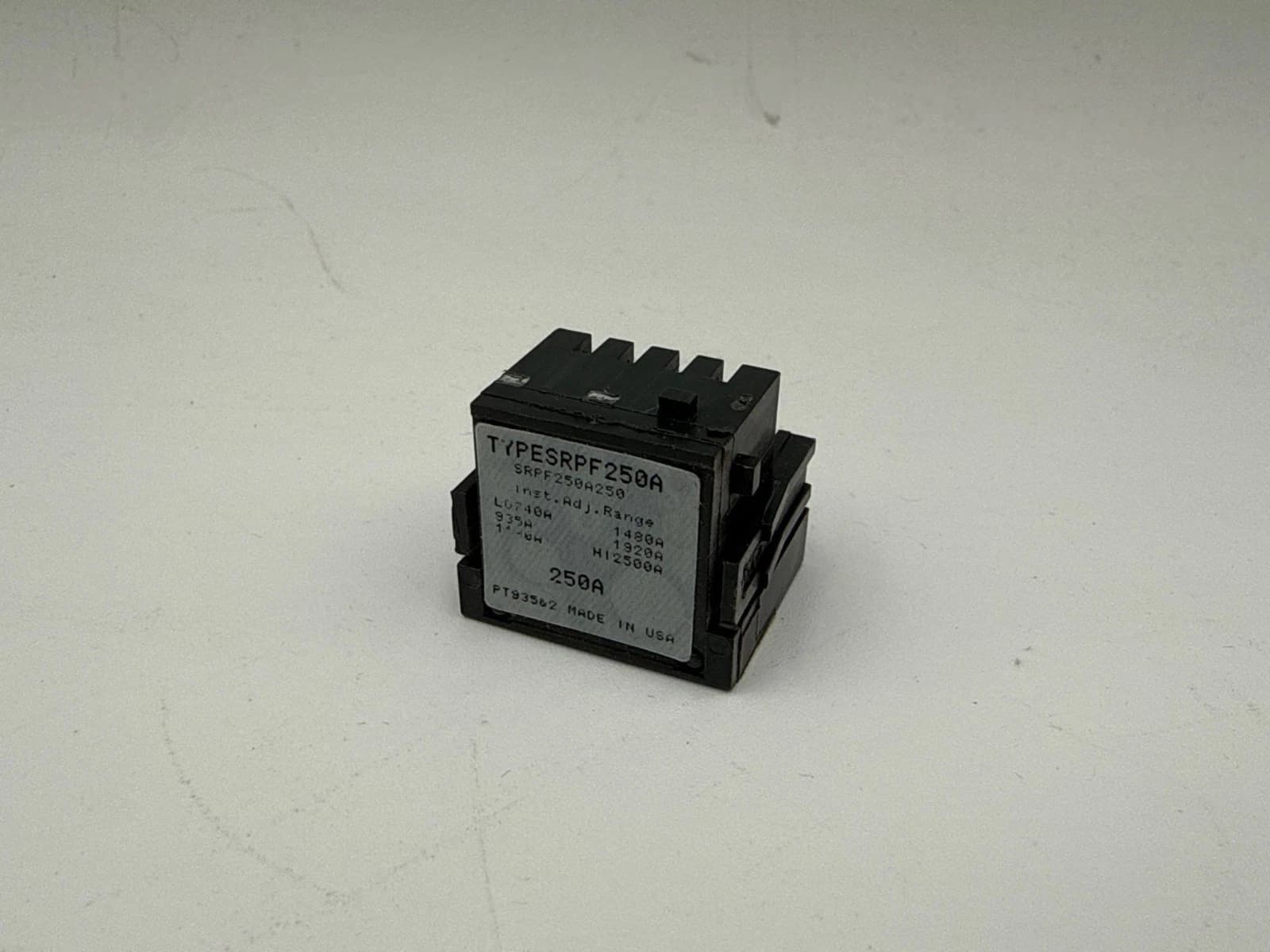 GE SRPF250A250 Rating Plug 250A SRPF250 250 Amp Frame SFDA SFHA SFLA SFPA Used – image 1