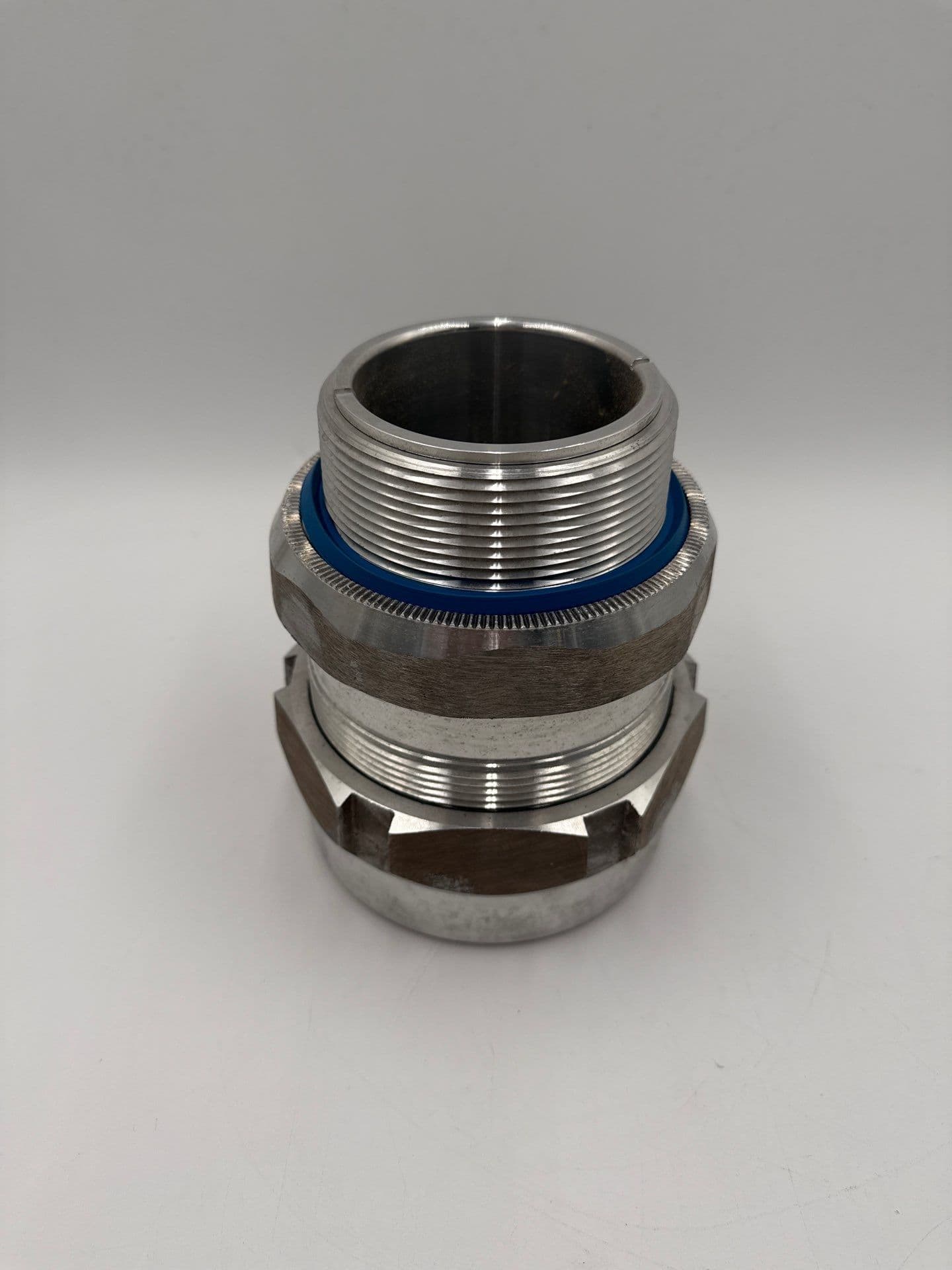 Thomas Betts STE350 Aluminum Extreme Fitting Teck Cable 3-1/2" – image 1