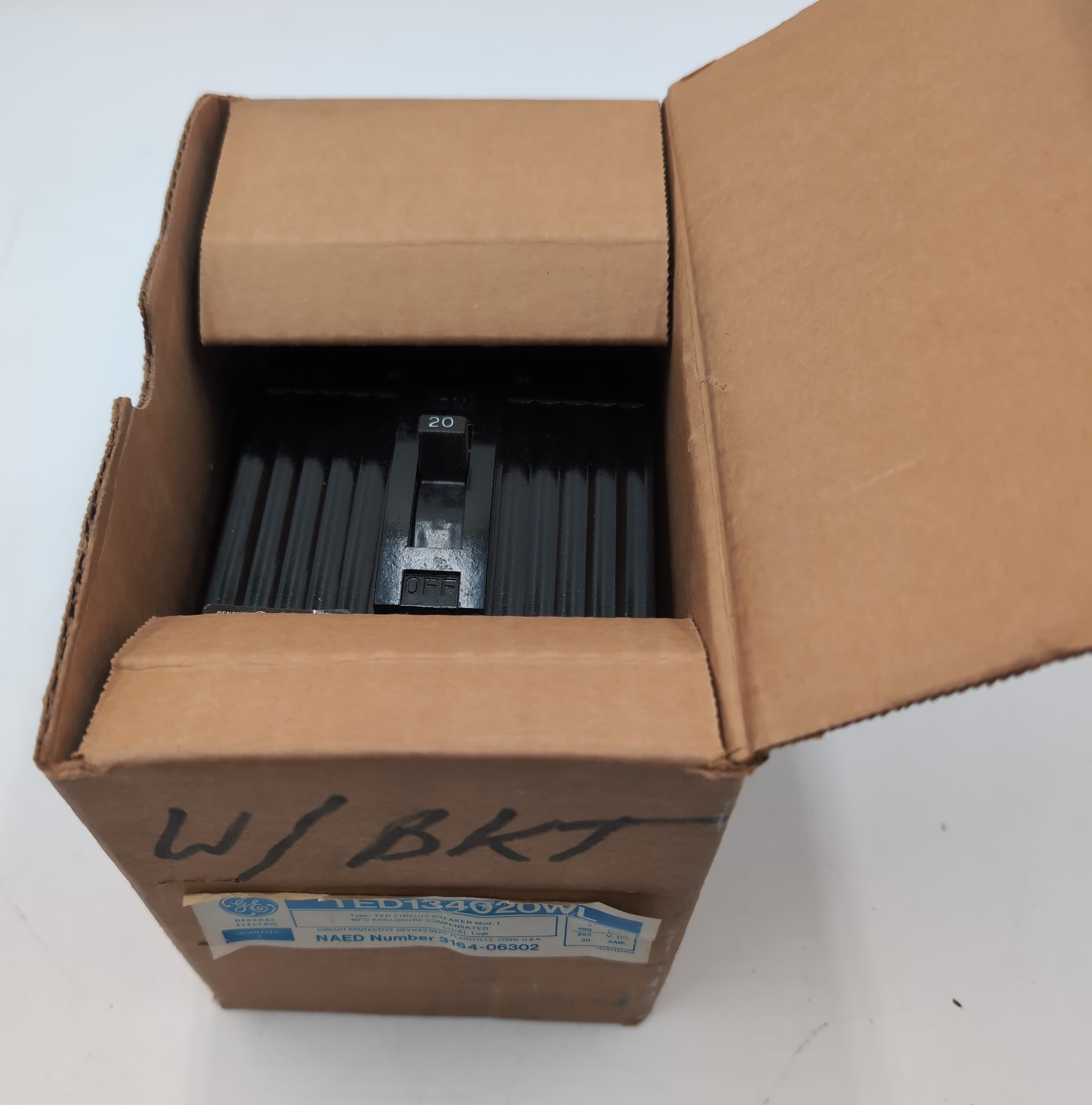 GE TED134020WL Circuit Breaker 3-Pole 20 Amp 480V E150 Line With Lugs NEW