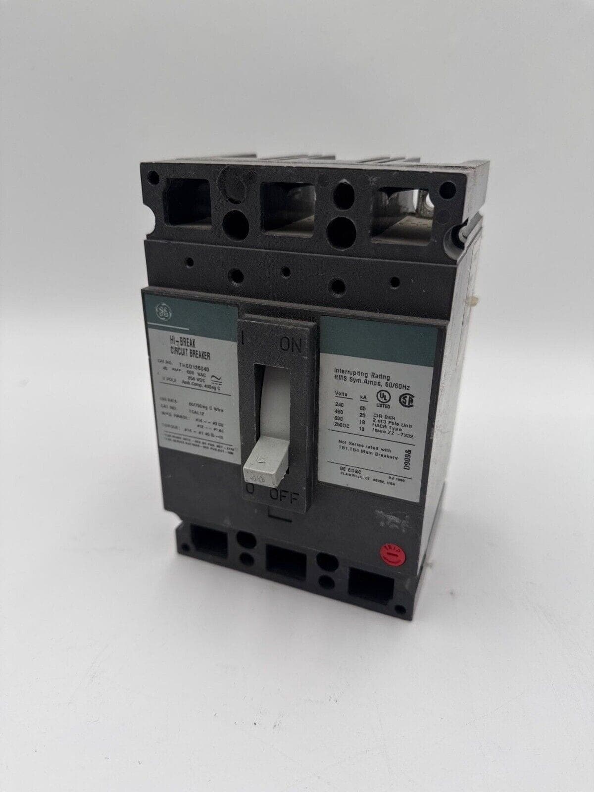 GE THED136040 Circuit Breaker — image 1 of 6