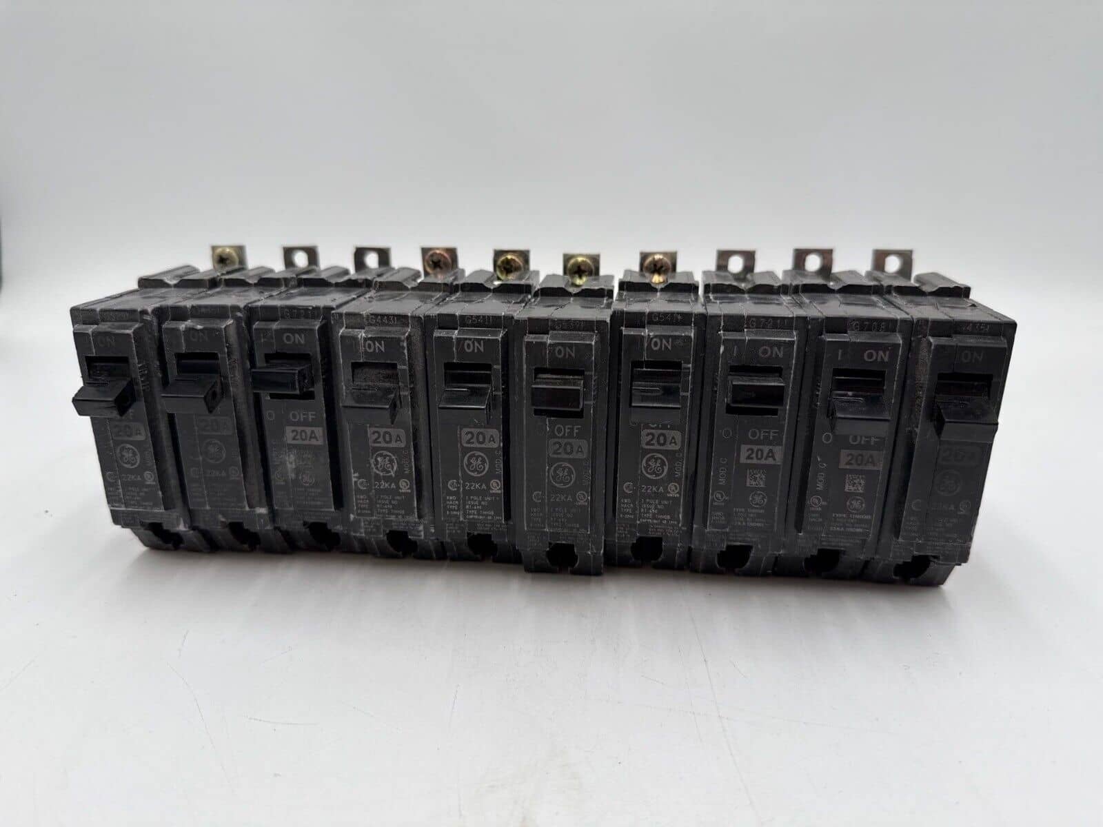 GE THHQB1120 Circuit Breaker — image 1 of 5