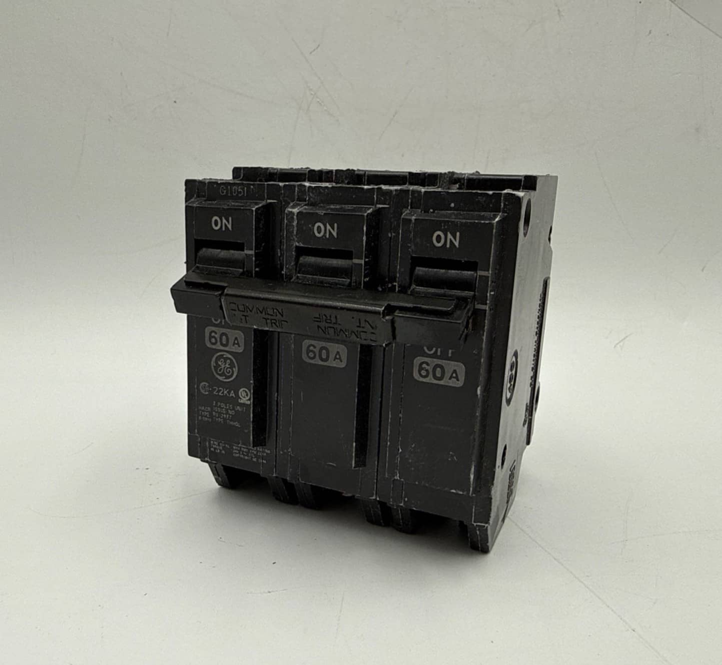 GE THHQL32060 Circuit Breaker — image 1 of 10