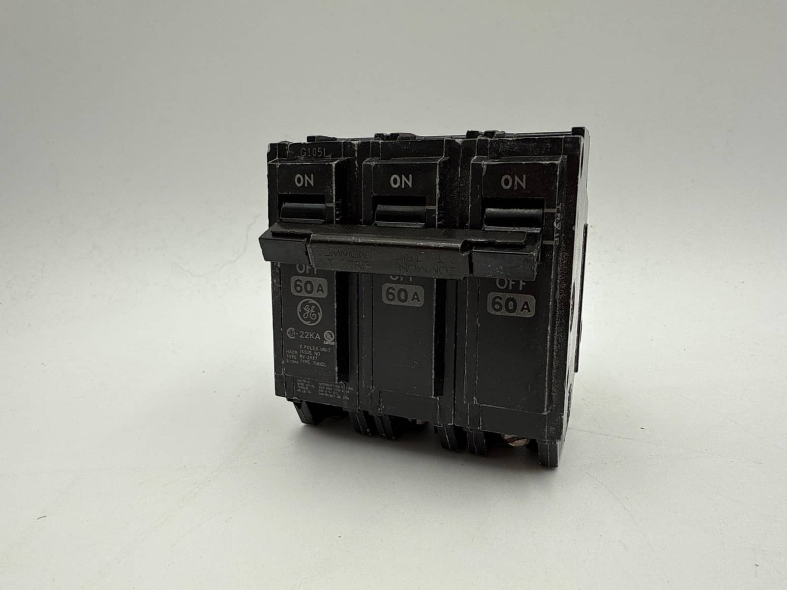 GE THHQL32060 Circuit Breaker — image 1 of 6