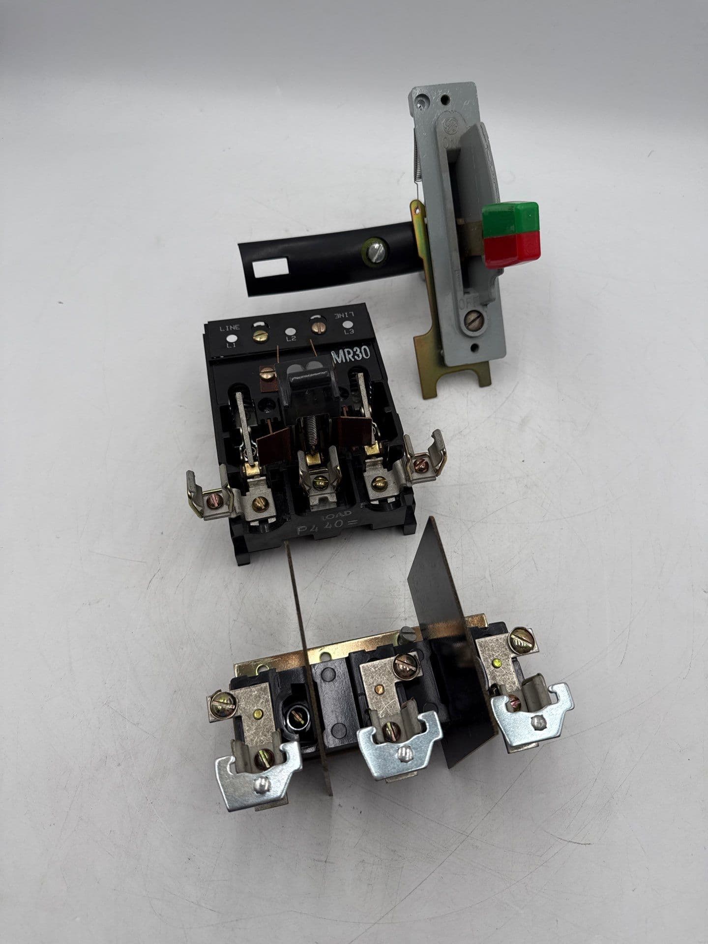 GE THMS31 Fusible QMR Disconnect Switch 30A 3P 600V With Handle – image 1