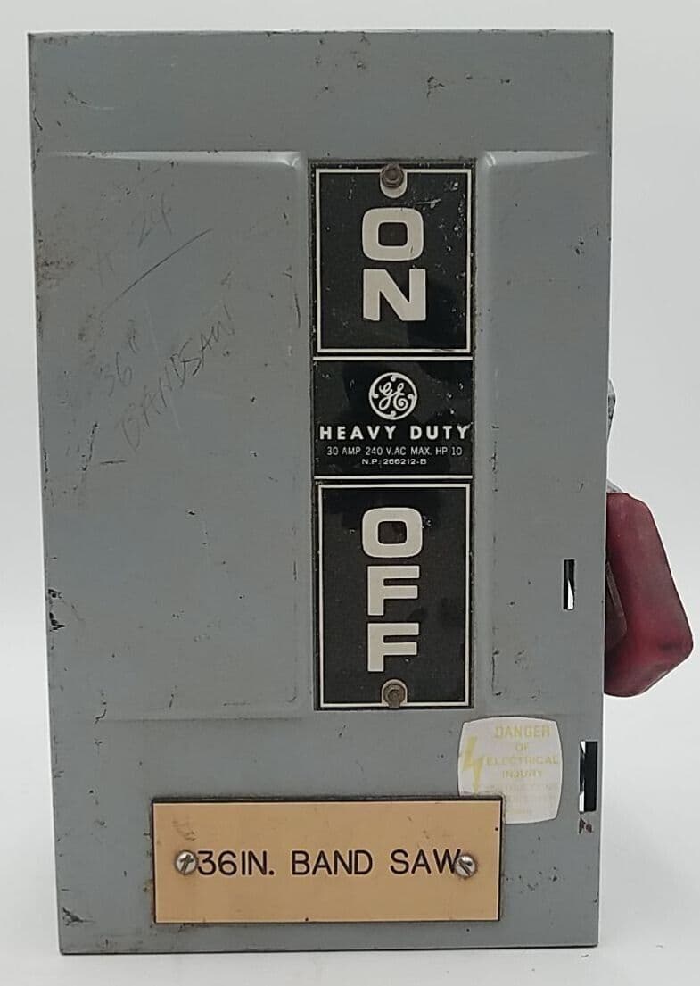 GE THN3321 Disconnect — image 1 of 8