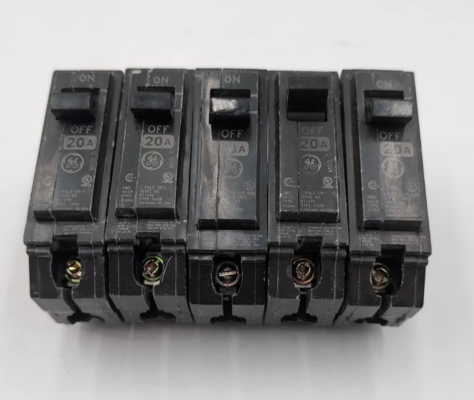 5 PC Lot GE THQB1120 Circuit Breaker 20A 1P 120/240V Bolt On THQB 20 Amp 1 Pole – image 1
