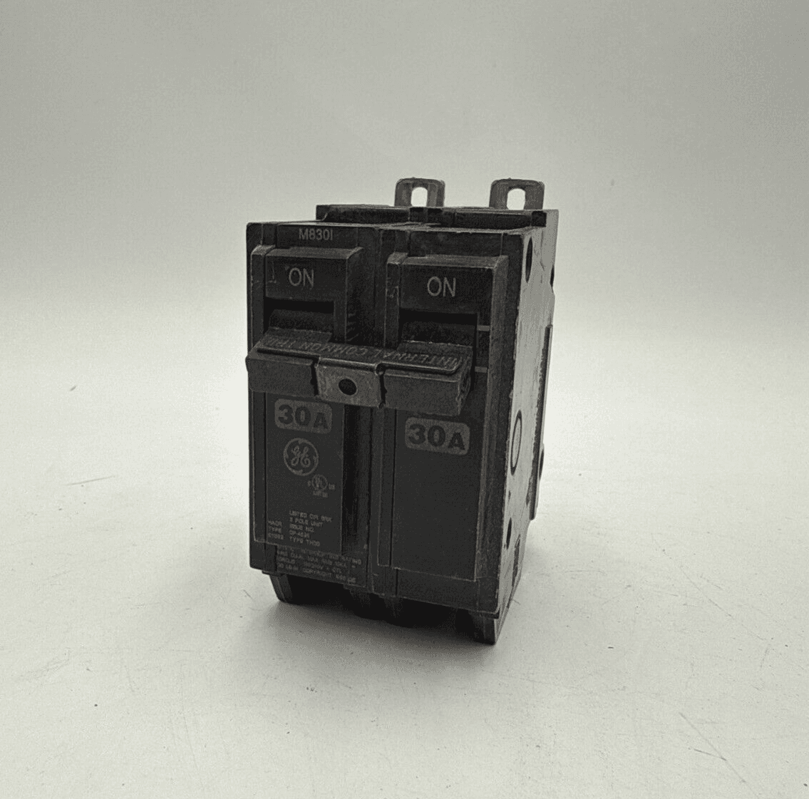 GE THQB2130 – image 1