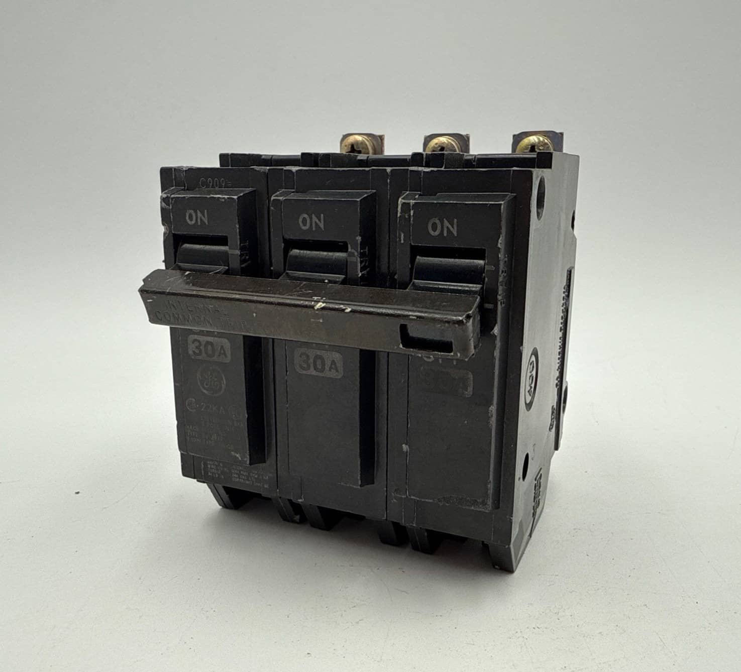 GE THQB32030 Circuit Breaker — image 1 of 7