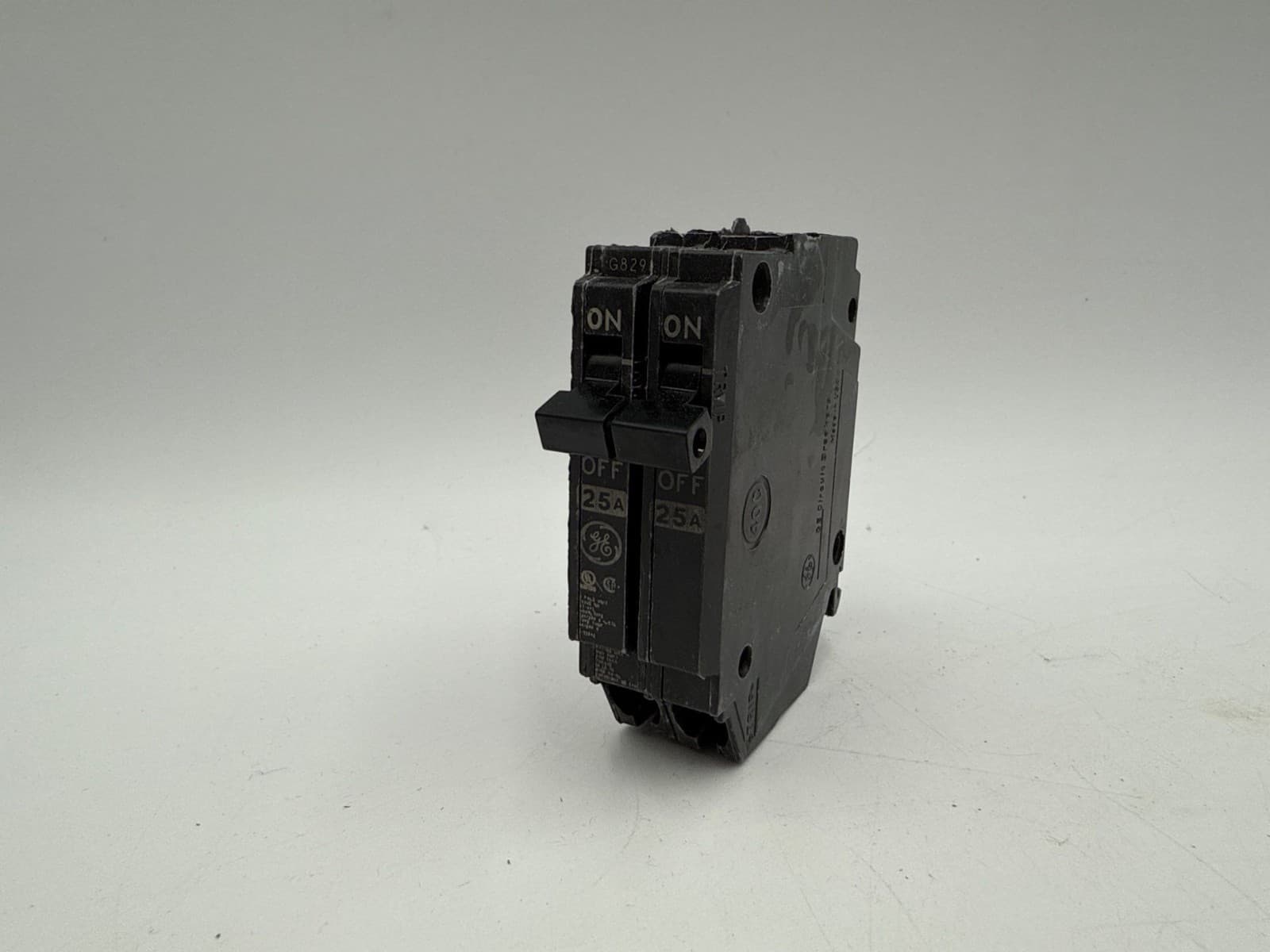 GE THQP225 Circuit Breaker 25A 2P 120/240V THQP 25 Amp 2 Pole Plug On – image 1